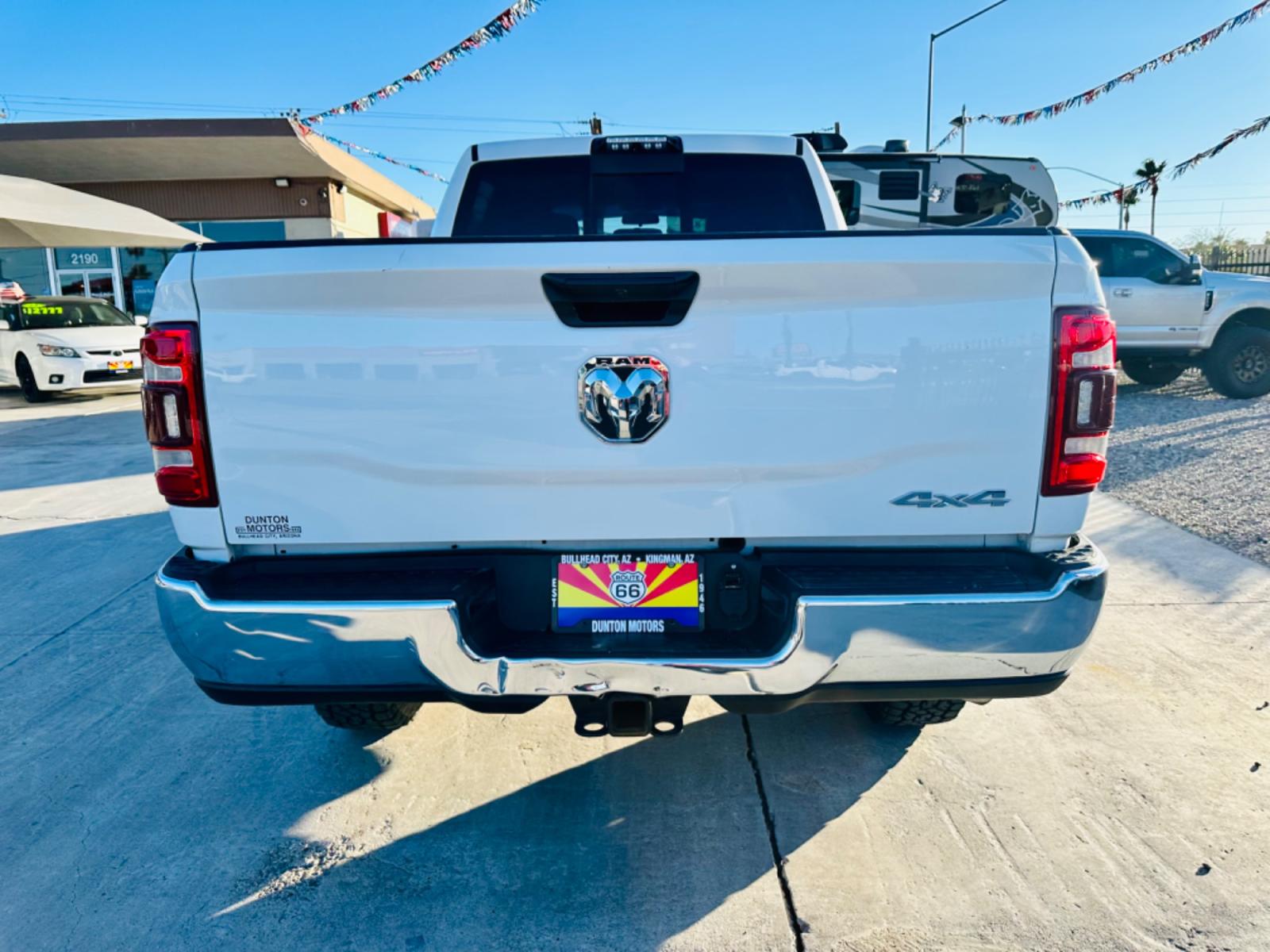 2020 White RAM 2500 Tradesman Crew Cab SWB 4WD (3C6UR5CL0LG) with an 6.7L L6 OHV 24V TURBO DIESEL engine, 6A transmission, located at 2190 Hwy 95, Bullhead City, AZ, 86442, (928) 704-0060, 0.000000, 0.000000 - 2020 Ram 2500 crew cab 4x4 diesel . Only 25k miles . Clean carfax Still has full factory warranty until the end of 2023. split front bench. seats 6. new tires. great running clean truck. bluetooth, backup camera,. keyless entry. satellite radio. power windows locks, rear sliding window. spray in bed - Photo #3