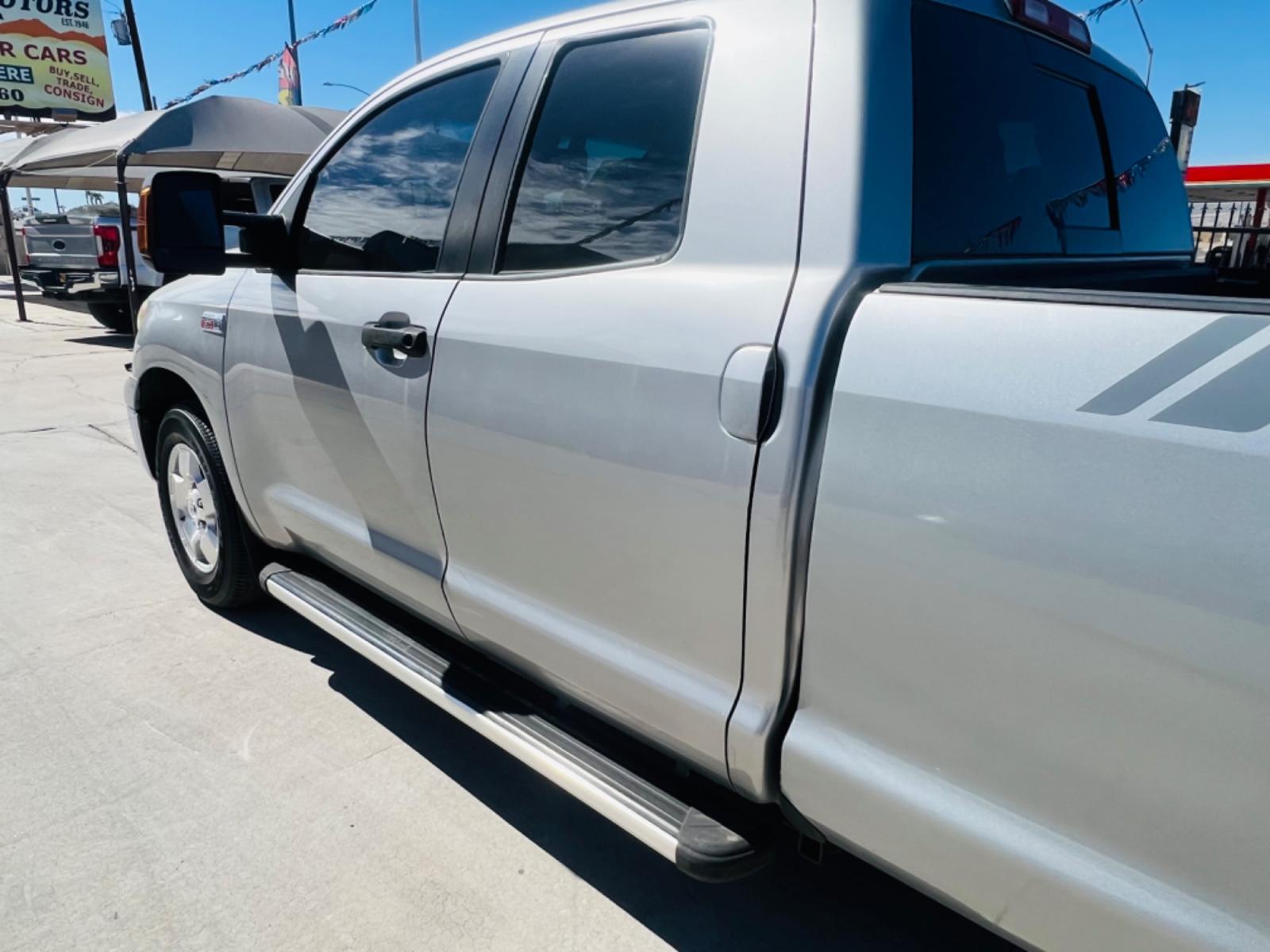 2008 Silver Toyota Tundra Base Double Cab 5.7L Long Bed 2WD (5TFSV54178X) with an 5.7L V8 DOHC 32V engine, 6-Speed Automatic transmission, located at 2190 Hwy 95, Bullhead City, AZ, 86442, (928) 704-0060, 0.000000, 0.000000 - 2008 Toyota Tundra Double cab long bed. 5. V8 . clean carfax. Arizona title. power windows locks. cold ac.bedliner. sliding rear window. runs and drives great. - Photo #2