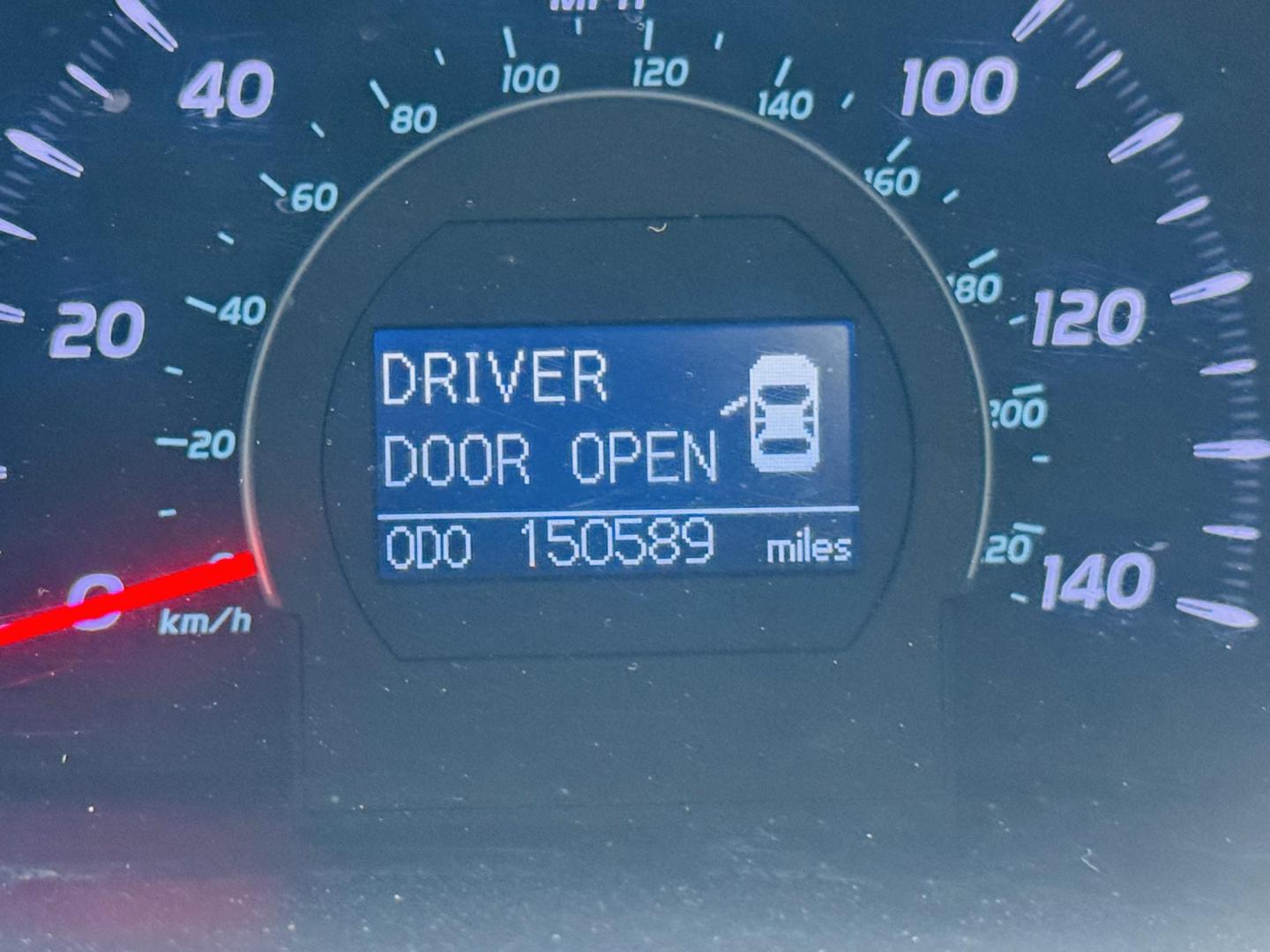2011 Silver Toyota Camry SE 6-Spd automatic (4T1BF3EK5BU) with an 2.5L L4 DOHC 16V engine, 6-Speed automatic transmission, located at 2190 Hwy 95, Bullhead City, AZ, 86442, (928) 704-0060, 0.000000, 0.000000 - 2011 Toyota Camry XLE. 108k . Leather moonroof . loaded. Brand new tires. Financing available. One of the longest lasting best cars on the market today is the toyota Camry. - Photo#5
