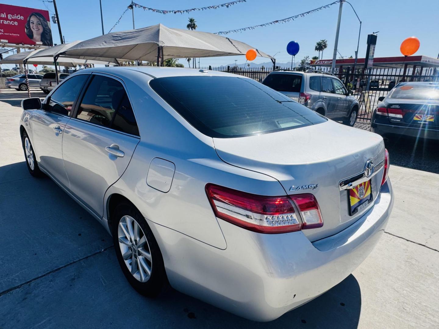 2011 Silver Toyota Camry SE 6-Spd automatic (4T1BF3EK5BU) with an 2.5L L4 DOHC 16V engine, 6-Speed automatic transmission, located at 2190 Hwy 95, Bullhead City, AZ, 86442, (928) 704-0060, 0.000000, 0.000000 - 2011 Toyota Camry XLE. 108k . Leather moonroof . loaded. Brand new tires. Financing available. One of the longest lasting best cars on the market today is the toyota Camry. - Photo#4