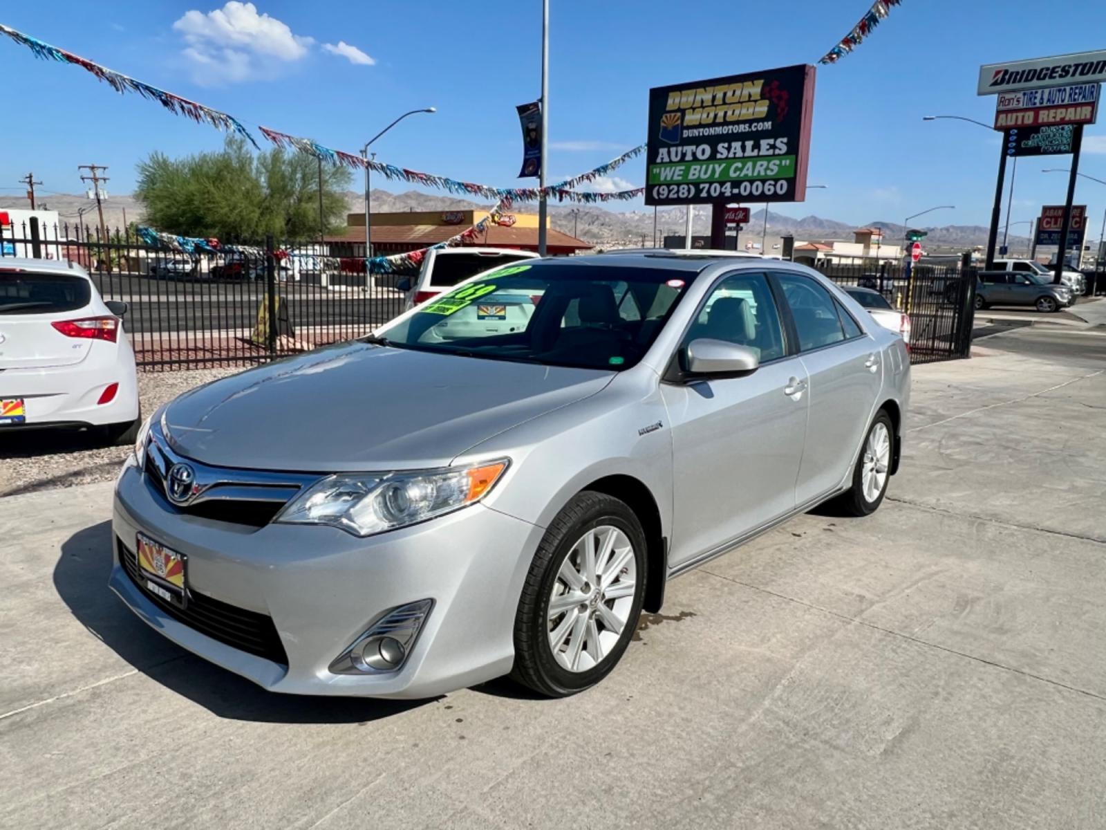 2012 Silver Toyota Camry Hybrid LE (4T1BD1FKXCU) with an 2.5L L4 DOHC 16V HYBRID engine, Continuously Variable Transmission transmission, located at 2190 Hwy 95, Bullhead City, AZ, 86442, (928) 704-0060, 0.000000, 0.000000 - Photo #5