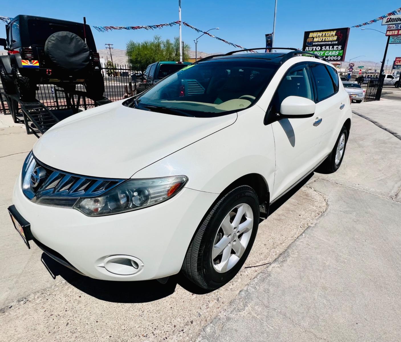 2009 White Nissan Murano , located at 2190 Hwy 95, Bullhead City, AZ, 86442, (928) 704-0060, 0.000000, 0.000000 - 2009 NIssan Murano all wheel drive. LE. leather . dual moonroof. fully loaded. 123k. New tires. Free warranty. In house financing available. - Photo #0