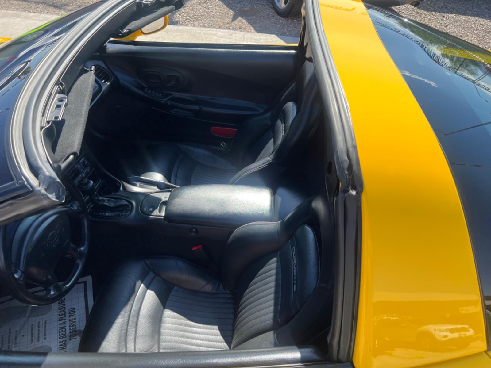 2000 Yellow Chevrolet Corvette Coupe (1G1YY22G7Y5) with an 5.7L V8 OHV 16V engine, located at 2190 Hwy 95, Bullhead City, AZ, 86442, (928) 704-0060, 0.000000, 0.000000 - 2000 Chevrolet Corvette Coupe. 84k miles. Always garaged. 2 owner clean carfax. Michelin tires. In excellent condition. - Photo #5