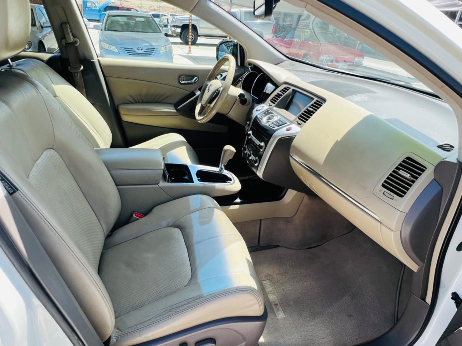 2009 White Nissan Murano , located at 2190 Hwy 95, Bullhead City, AZ, 86442, (928) 704-0060, 0.000000, 0.000000 - 2009 Nissan Murano. All Wheel Drive. Leather, dual panoramic moonroofs, backup camera. heated seats. In-house financing available. We finance. Buy Here Pay Here. 127242 miles. 3.5 V6. - Photo #3