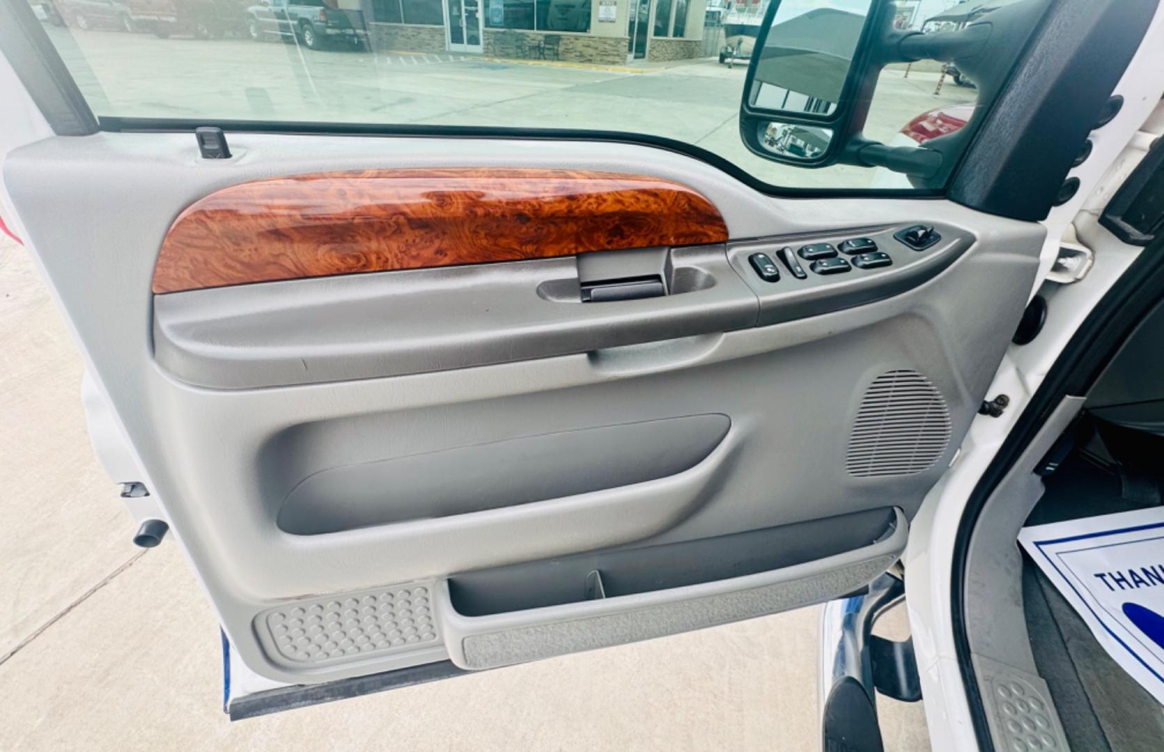 2002 Ford F250 , located at 2190 Hwy 95, Bullhead City, AZ, 86442, (928) 704-0060, 0.000000, 0.000000 - On consignment 2002 ford f250 Crew cab short bed 7.3 diesel 4x4 . Banks power system . Lots of extras . Leather loaded - Photo#11