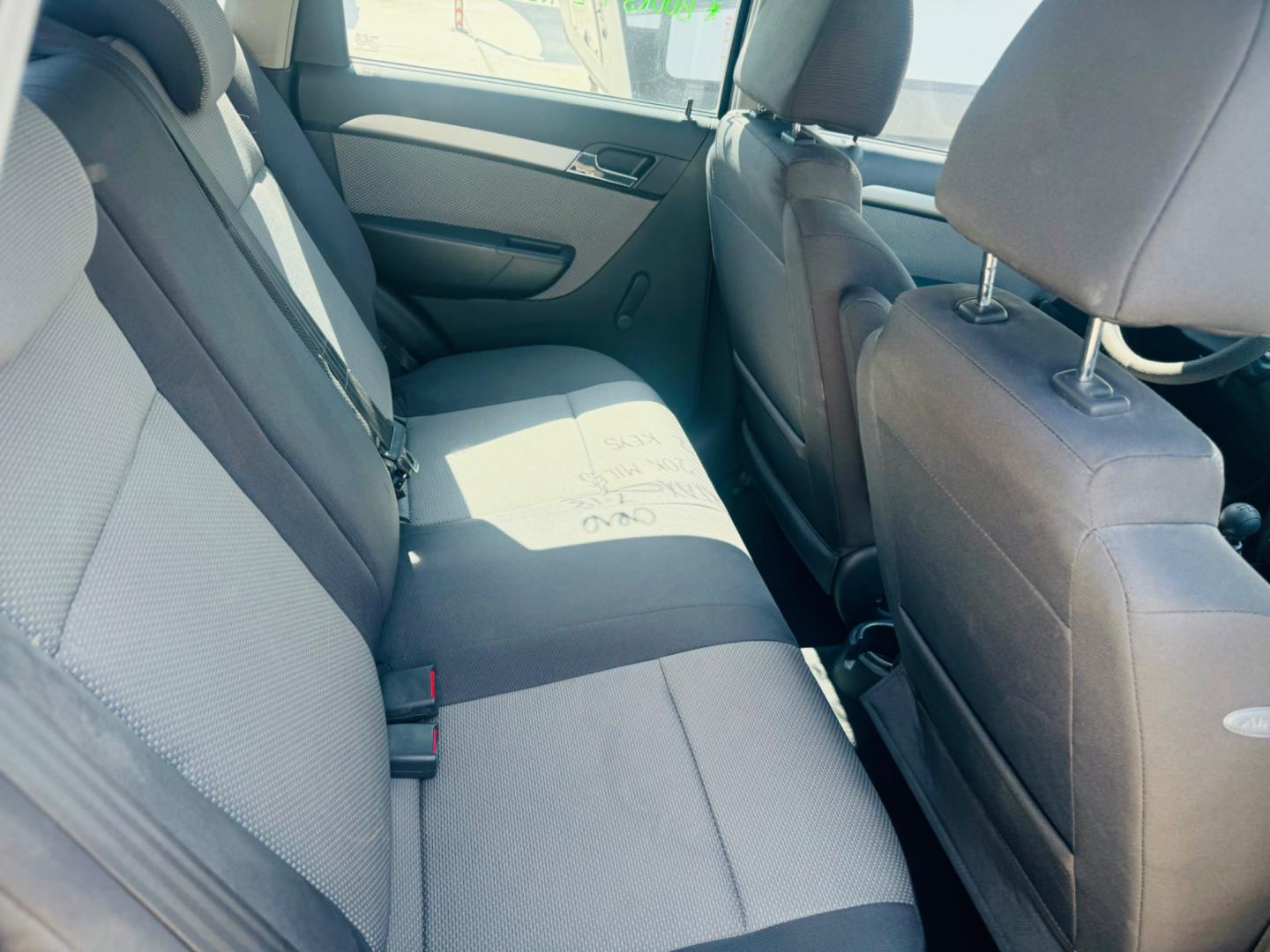 2009 Silver Chevrolet Aveo5 (KL1TD66E79B) , located at 2190 Hwy 95, Bullhead City, AZ, 86442, (928) 704-0060, 0.000000, 0.000000 - 1 owner. yes only 20k miles. clean carfax. Absolutely clean like new. always garaged. In house financing available. great gas mileage car. up to 29 miles per gallon. We Finance. - Photo#2