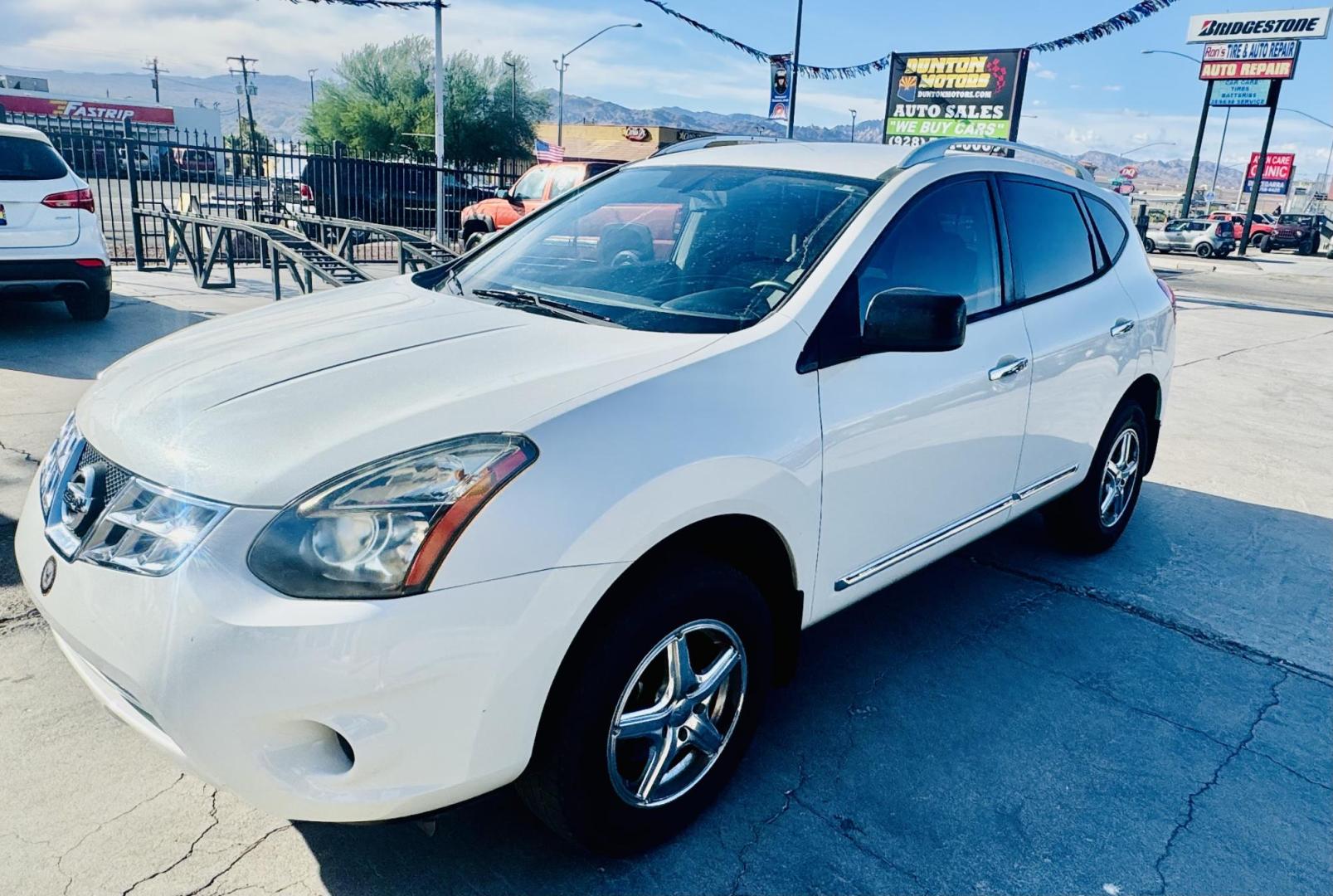 2014 Black Nissan Rogue S 2WD (JN8AS5MT7EW) with an 2.5L L4 DOHC 16V engine, Continuously Variable Transmission transmission, located at 2190 Hwy 95, Bullhead City, AZ, 86442, (928) 704-0060, 0.000000, 0.000000 - 2014 Nissan Rogue S. backup camera, bluetooth, satellite radio. completely serviced. Free carfax. Free warranty. In house financing available. Up to 33 miles per gallon. - Photo#2