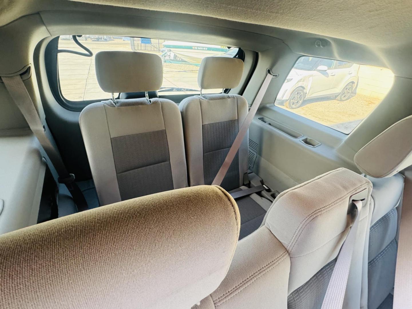 2006 blue Ford Explorer XLT 4.0L 2WD (1FMEU63E56U) with an 4.0L V6 SOHC 16V engine, 5-Speed Automatic Overdrive transmission, located at 2190 Hwy 95, Bullhead City, AZ, 86442, (928) 704-0060, 0.000000, 0.000000 - *1 owner, clean carfax. 3rd row seating. 60k original miles. - Photo#13