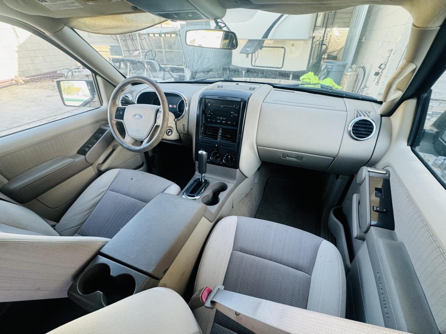 2006 blue Ford Explorer XLT 4.0L 2WD (1FMEU63E56U) with an 4.0L V6 SOHC 16V engine, 5-Speed Automatic Overdrive transmission, located at 2190 Hwy 95, Bullhead City, AZ, 86442, (928) 704-0060, 0.000000, 0.000000 - *1 owner, clean carfax. 3rd row seating. 60k original miles. - Photo#16