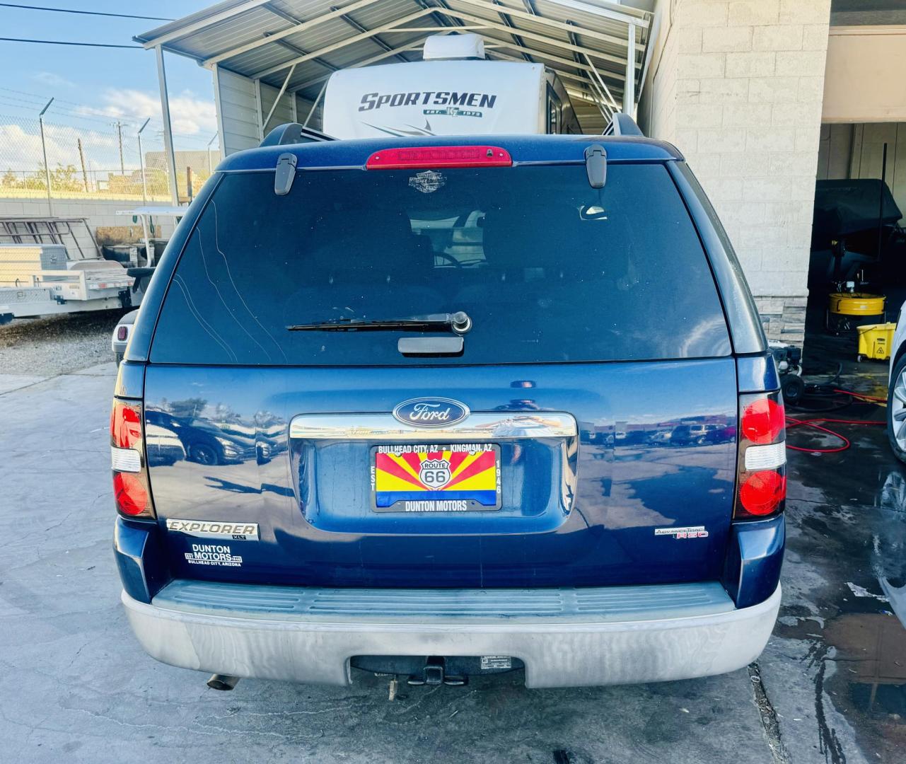 2006 blue Ford Explorer XLT 4.0L 2WD (1FMEU63E56U) with an 4.0L V6 SOHC 16V engine, 5-Speed Automatic Overdrive transmission, located at 2190 Hwy 95, Bullhead City, AZ, 86442, (928) 704-0060, 0.000000, 0.000000 - *1 owner, clean carfax. 3rd row seating. 60k original miles. - Photo#12