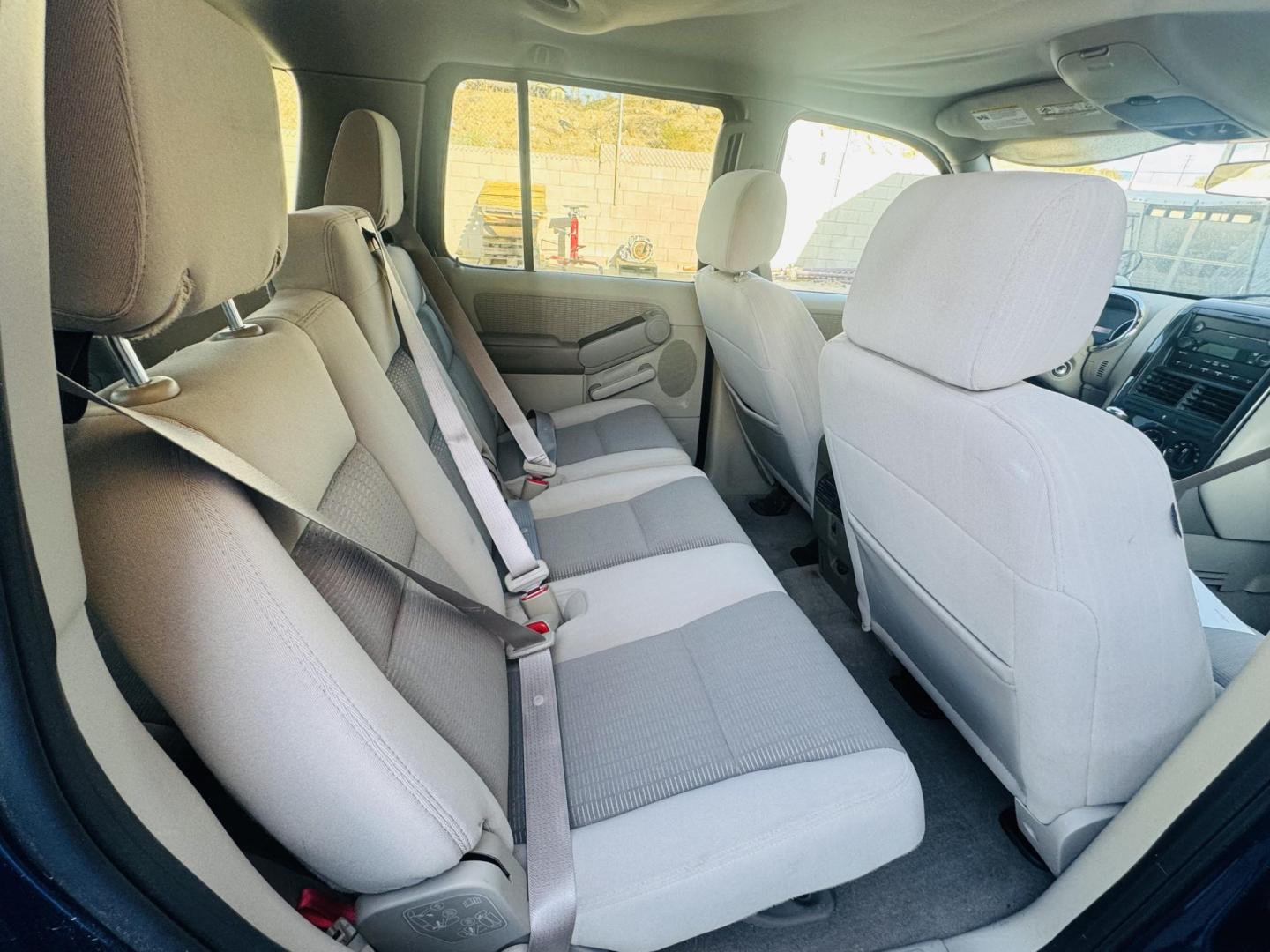 2006 blue Ford Explorer XLT 4.0L 2WD (1FMEU63E56U) with an 4.0L V6 SOHC 16V engine, 5-Speed Automatic Overdrive transmission, located at 2190 Hwy 95, Bullhead City, AZ, 86442, (928) 704-0060, 0.000000, 0.000000 - *1 owner, clean carfax. 3rd row seating. 60k original miles. - Photo#17