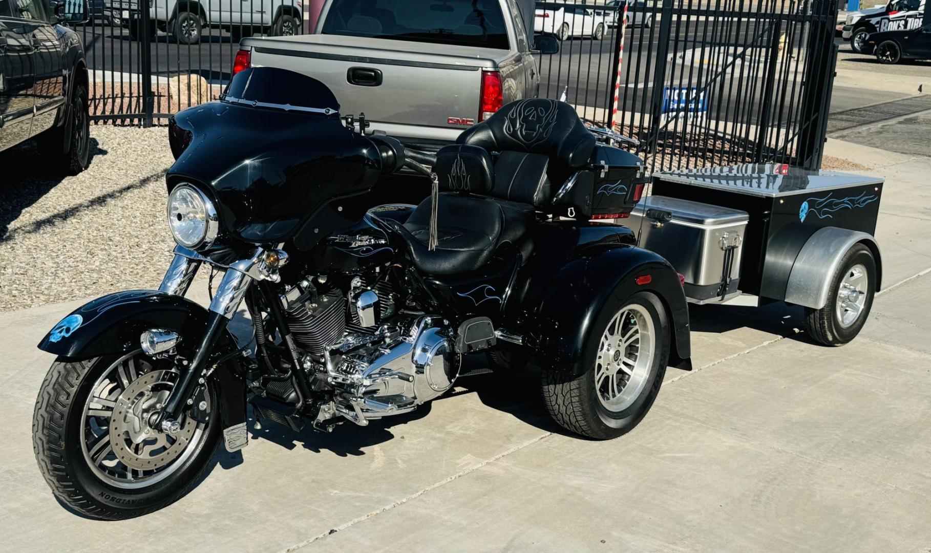 2010 Black /black Harley-Davidson FLHXXX - (1HD1MBM37AB) , located at 2190 Hwy 95, Bullhead City, AZ, 86442, (928) 704-0060, 0.000000, 0.000000 - 2010 Harley Davidson trike with trailer. custom. super clean . lots of extras, 38k miles. always garaged. has full dresser, radio, full windshield. full cover . dyno jet tuner. custom pin striping. this bikes a looker. custom trailer to match. $17900 o.b.o. free and clear titles for both. - Photo#0
