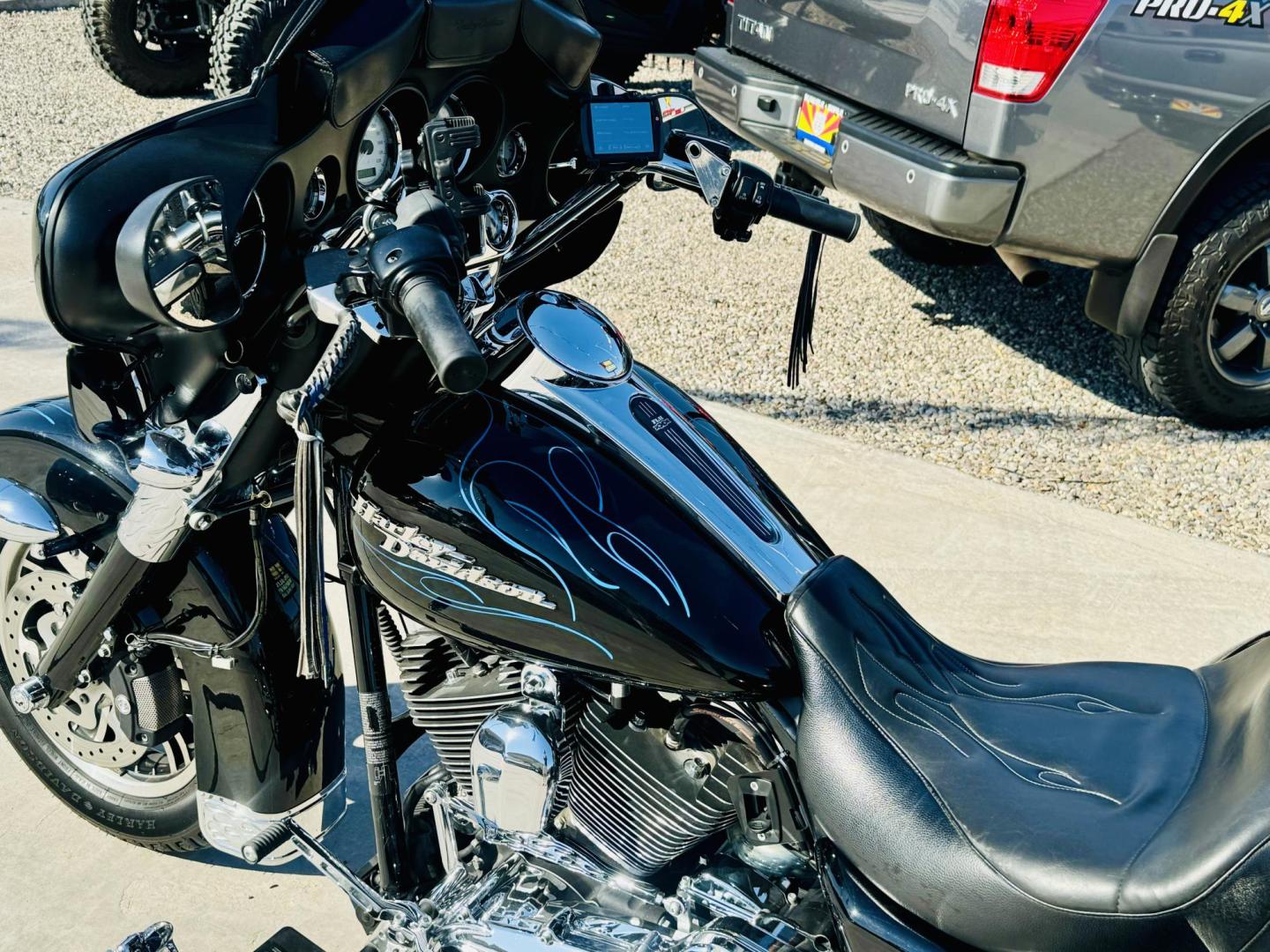2010 Black /black Harley-Davidson FLHXXX - (1HD1MBM37AB) , located at 2190 Hwy 95, Bullhead City, AZ, 86442, (928) 704-0060, 0.000000, 0.000000 - 2010 Harley Davidson trike with trailer. custom. super clean . lots of extras, 38k miles. always garaged. has full dresser, radio, full windshield. full cover . dyno jet tuner. custom pin striping. this bikes a looker. custom trailer to match. $17900 o.b.o. free and clear titles for both. - Photo#7
