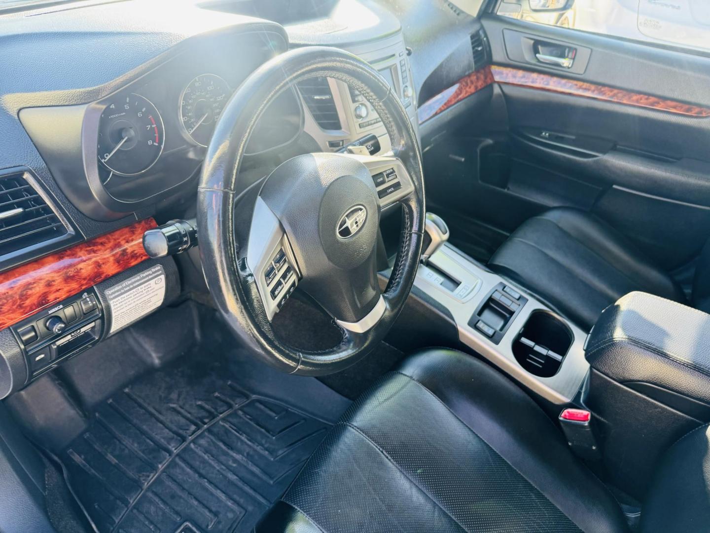 2012 Silver Subaru Outback 2.5i Limited (4S4BRBJC8C3) with an 2.5L H4 DOHC 16V engine, located at 2190 Hwy 95, Bullhead City, AZ, 86442, (928) 704-0060, 0.000000, 0.000000 - Photo#10