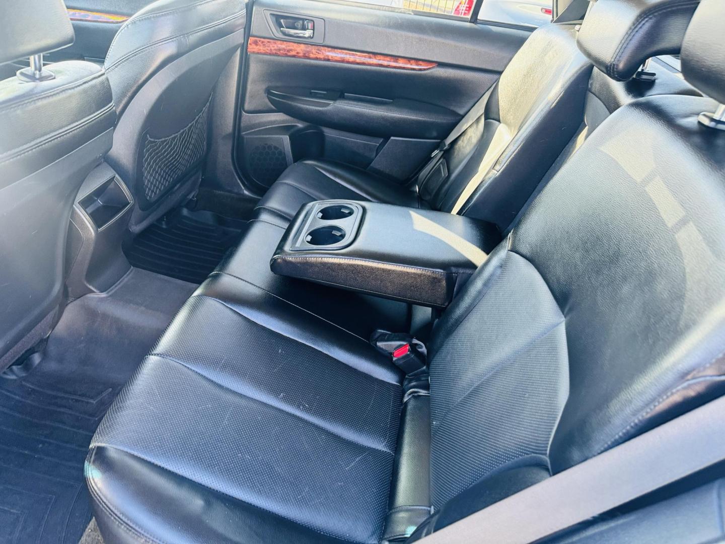 2012 Silver Subaru Outback 2.5i Limited (4S4BRBJC8C3) with an 2.5L H4 DOHC 16V engine, located at 2190 Hwy 95, Bullhead City, AZ, 86442, (928) 704-0060, 0.000000, 0.000000 - Photo#6