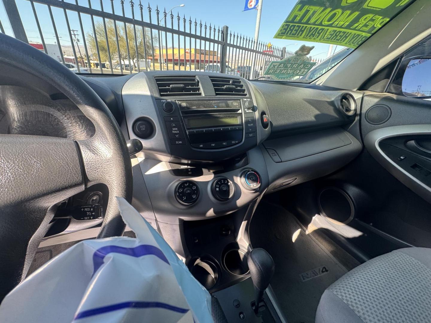 2007 Toyota RAV4 Base V6 2WD (JTMZK33V076) with an 3.5L V6 DOHC 24V engine, 5-Speed Automatic Overdrive transmission, located at 2190 Hwy 95, Bullhead City, AZ, 86442, (928) 704-0060, 0.000000, 0.000000 - *1 owner. - Photo#14