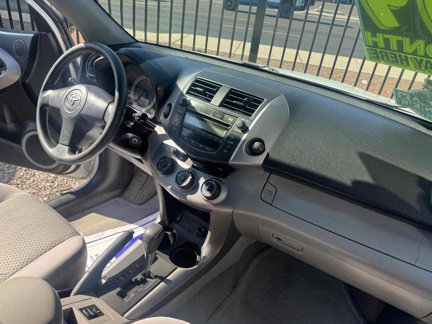 2007 Toyota RAV4 Base V6 2WD (JTMZK33V076) with an 3.5L V6 DOHC 24V engine, 5-Speed Automatic Overdrive transmission, located at 2190 Hwy 95, Bullhead City, AZ, 86442, (928) 704-0060, 0.000000, 0.000000 - *1 owner. - Photo#8