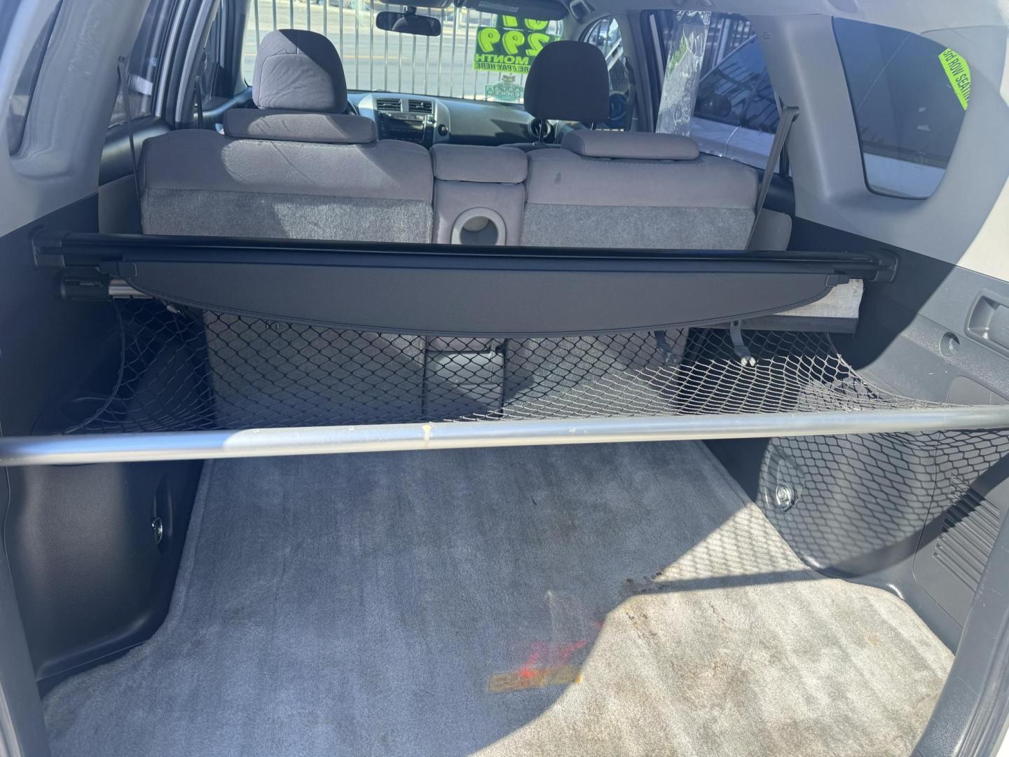 2007 Toyota RAV4 Base V6 2WD (JTMZK33V076) with an 3.5L V6 DOHC 24V engine, 5-Speed Automatic Overdrive transmission, located at 2190 Hwy 95, Bullhead City, AZ, 86442, (928) 704-0060, 0.000000, 0.000000 - *1 owner. - Photo#9