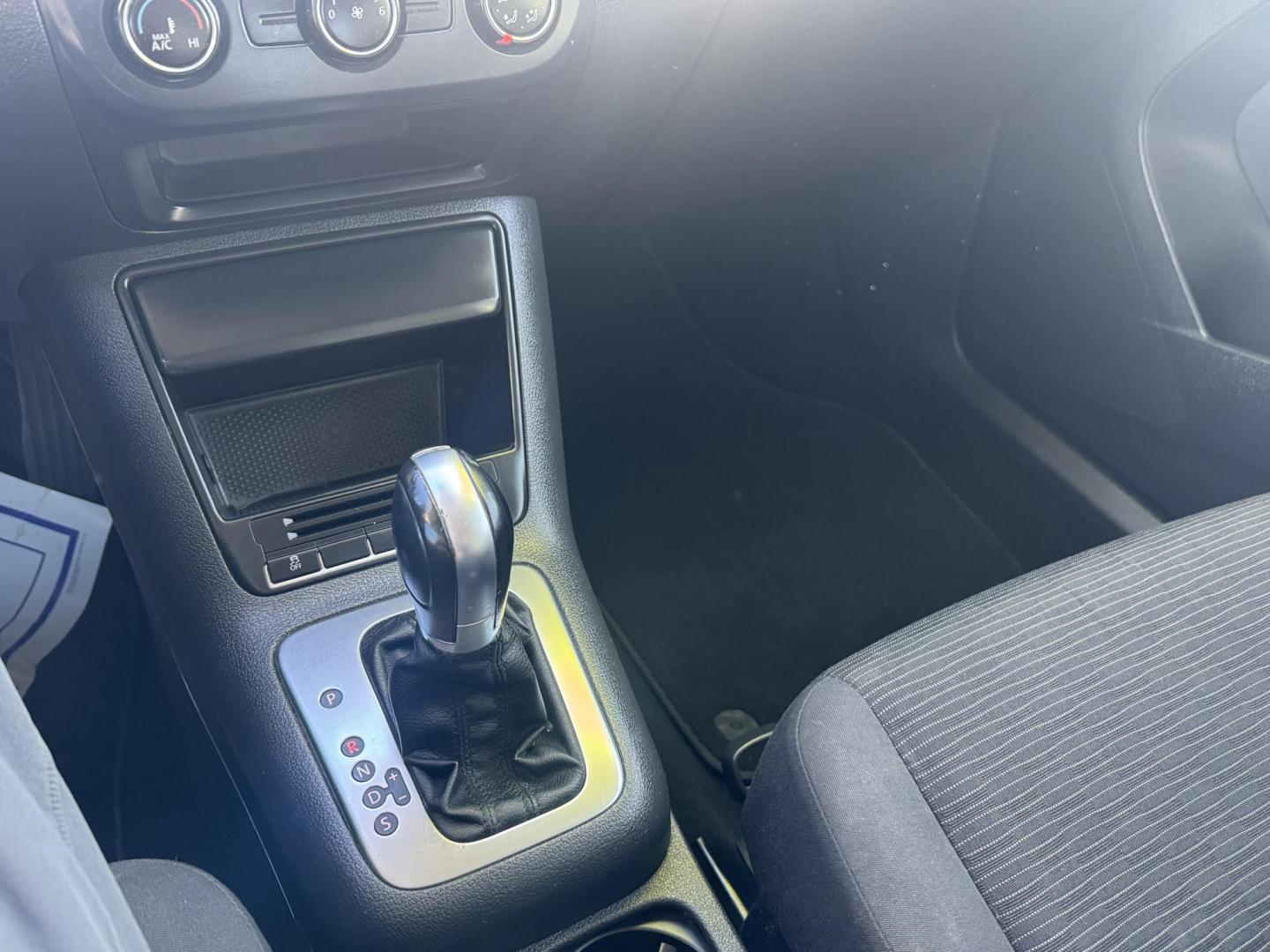 2015 Volkswagen Tiguan S (WVGAV7AX6FW) with an 2.0L L4 DOHC 16V TURBO engine, 6-Speed Automatic transmission, located at 2190 Hwy 95, Bullhead City, AZ, 86442, (928) 704-0060, 0.000000, 0.000000 - Photo#6