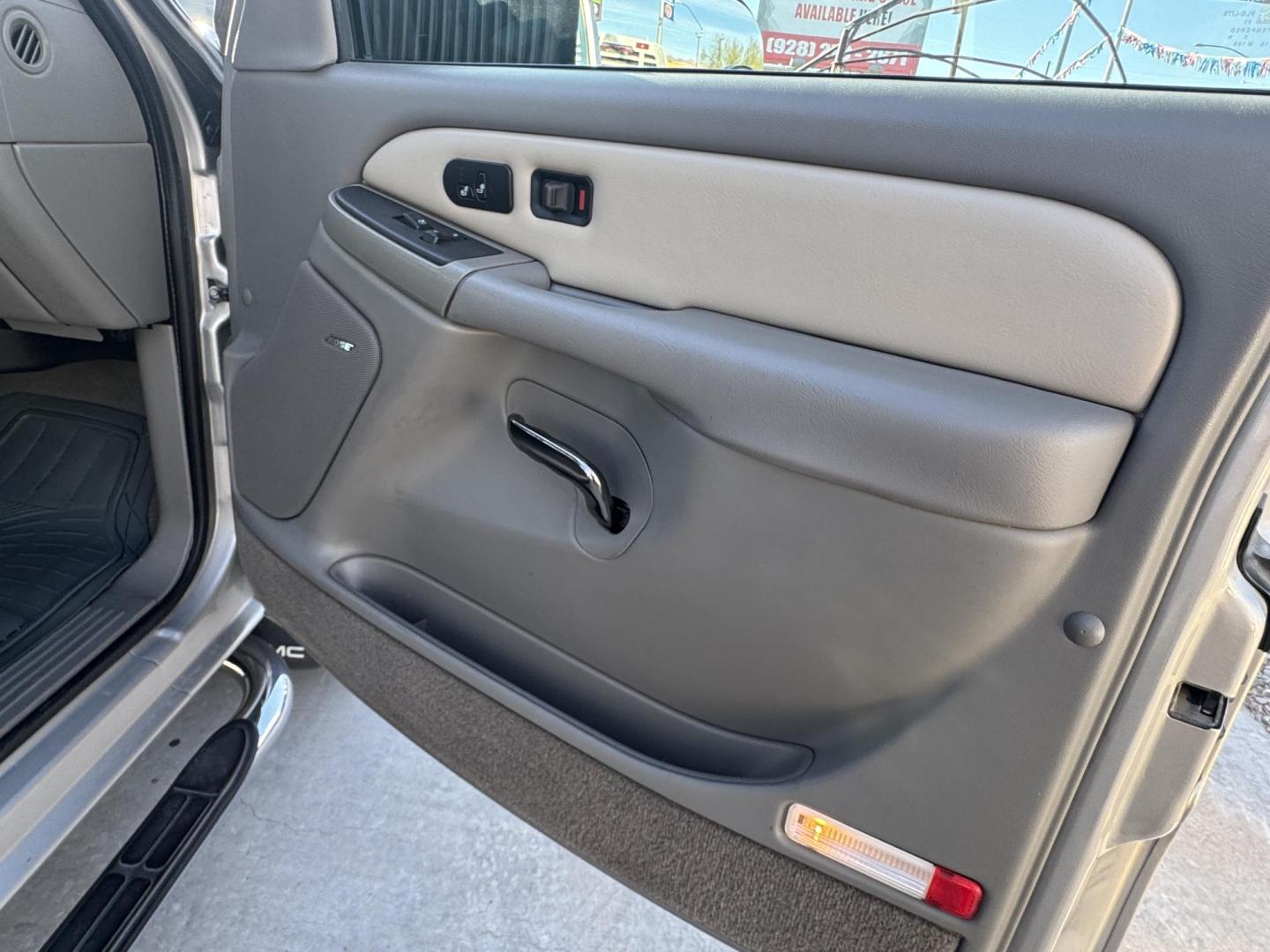 2004 Silver GMC Sierra 1500 Denali Ext. Cab AWD (2GTFK69UX41) with an 6.0L V8 OHV 16V engine, 4-Speed Automatic Overdrive transmission, located at 2190 Hwy 95, Bullhead City, AZ, 86442, (928) 704-0060, 0.000000, 0.000000 - On consignment. 2004 gmc sierra denali all wheel drive. leather, loaded. lots of new parts with receipt. runs and drives great. elderly owned. - Photo#9