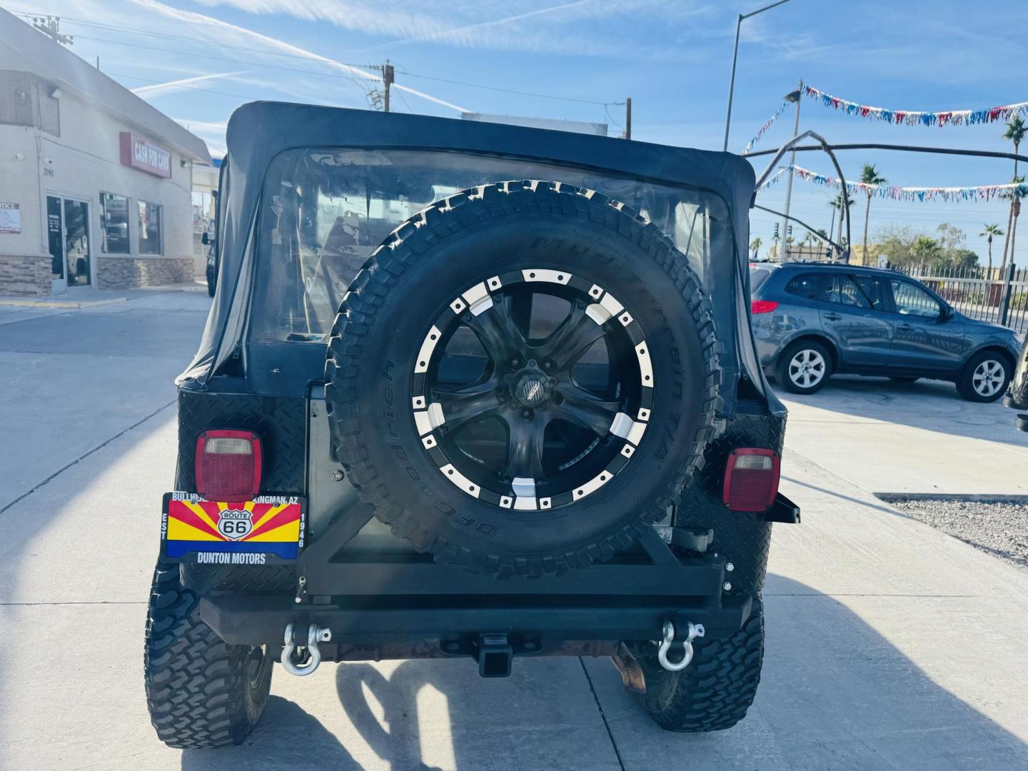1992 green Jeep Wrangler S (2J4FY19P0NJ) with an 2.5L L4 OHV 8V engine, 5-Speed Manual Overdrive transmission, located at 2190 Hwy 95, Bullhead City, AZ, 86442, (928) 704-0060, 0.000000, 0.000000 - 1992 jeep wrangler custom. lifted custom tires/wheels. off road special. 4 cylinder manual. 4 in rough country lift kit. hit the trailer with this one. free and clear title. soft top. new hijacklift. lots of extras a must see. - Photo#10