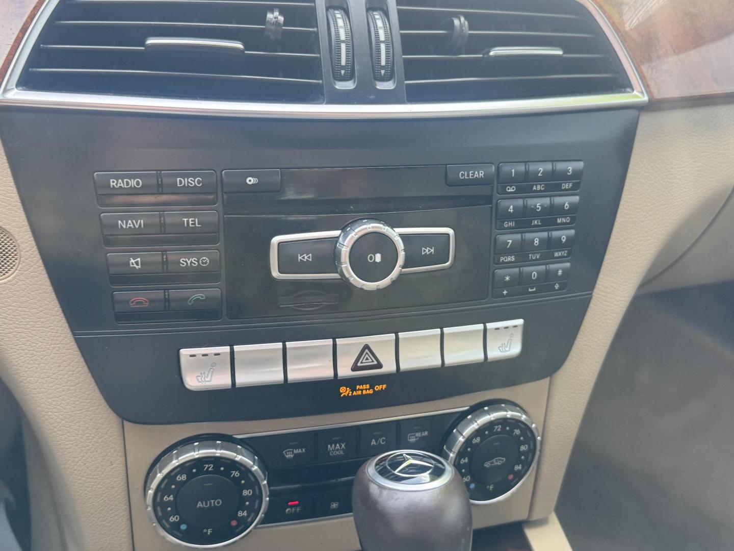 2013 White /Tan Mercedes-Benz C-Class C250 Sport Sedan (WDDGF4HBXDR) with an 3.0L V6 DOHC 16V engine, 7-Speed Automatic transmission, located at 2190 Hwy 95, Bullhead City, AZ, 86442, (928) 704-0060, 0.000000, 0.000000 - 2013 Mercedes Benz C250. Only 82k miles . Custom stereo fresh window tint . , moonroof . Backup camera . Navigation. . Free warranty . Free CARFAX . In house financing - Photo#16
