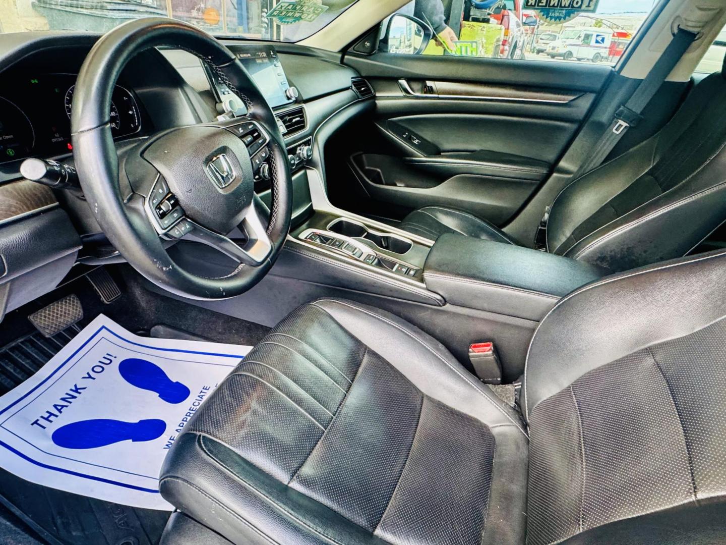 2018 White Honda Accord Touring CVT (1HGCV2F91JA) with an 1.5L L4 DOHC 16V engine, CVT transmission, located at 2190 Hwy 95, Bullhead City, AZ, 86442, (928) 704-0060, 0.000000, 0.000000 - 1 owner 2018 Honda accord . Leather loaded . White on color . Bluetooth , backup camera . Satellite radio . Custom wheels . Touring edition . 2.0i4 - Photo#12