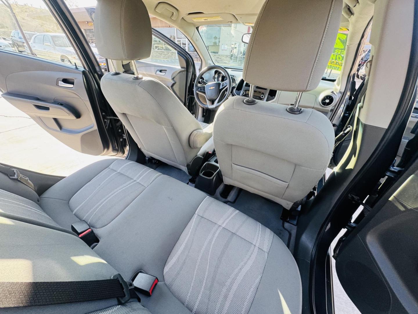 2013 grey Chevrolet Sonic LT Auto 5-Door (1G1JC6SG4D4) with an 1.8L L4 DOHC 24V engine, 6-Speed Automatic transmission, located at 2190 Hwy 95, Bullhead City, AZ, 86442, (928) 704-0060, 0.000000, 0.000000 - Photo#13
