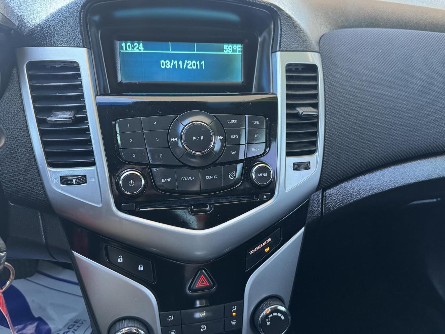 2011 blue Chevrolet Cruze 1LT (1G1PF5S91B7) with an 1.4L L4 DOHC 16V TURBO engine, 6-Speed Automatic transmission, located at 2190 Hwy 95, Bullhead City, AZ, 86442, (928) 704-0060, 0.000000, 0.000000 - automatic 1 owner super clean. we finance. - Photo#6