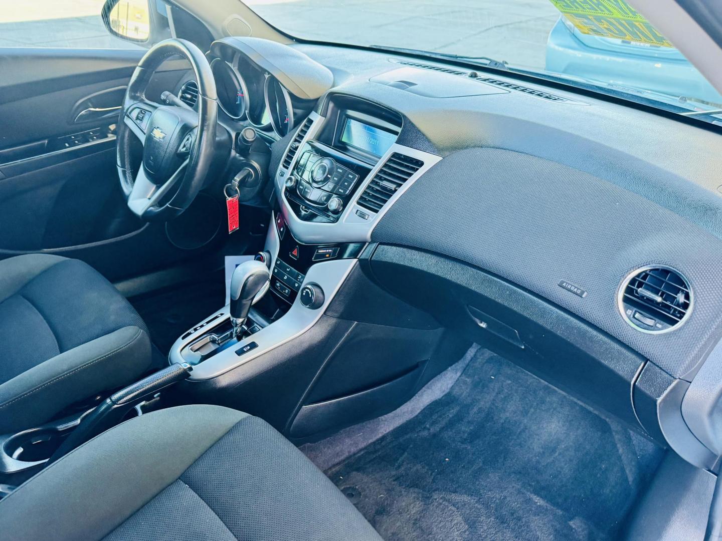 2011 blue Chevrolet Cruze 1LT (1G1PF5S91B7) with an 1.4L L4 DOHC 16V TURBO engine, 6-Speed Automatic transmission, located at 2190 Hwy 95, Bullhead City, AZ, 86442, (928) 704-0060, 0.000000, 0.000000 - automatic 1 owner super clean. we finance. - Photo#7