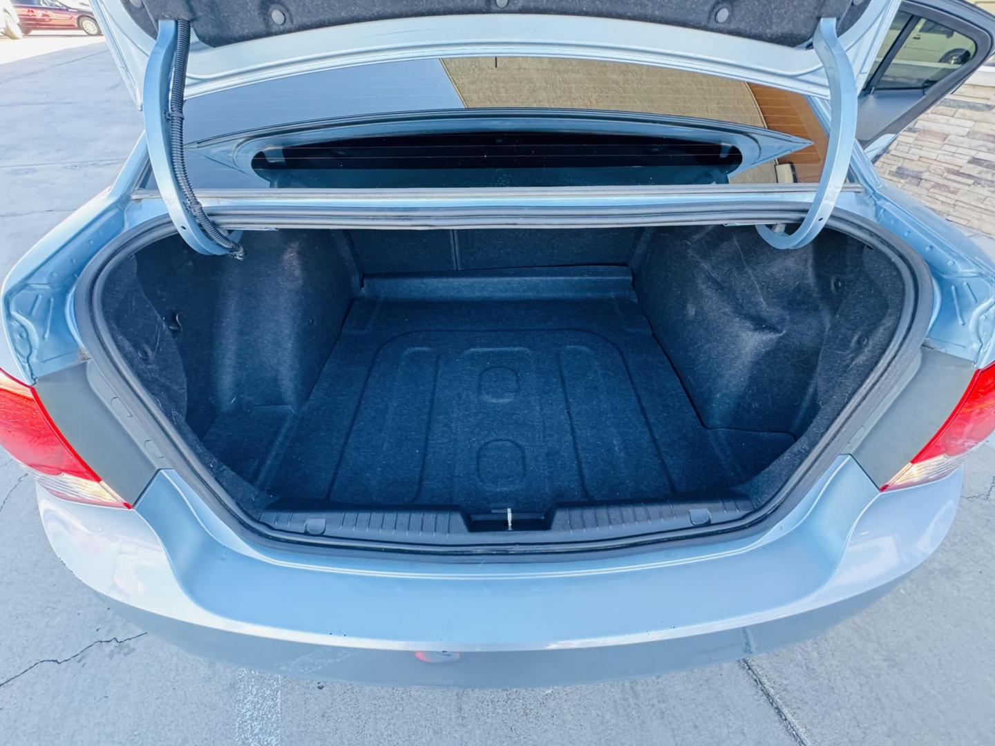 2011 blue Chevrolet Cruze 1LT (1G1PF5S91B7) with an 1.4L L4 DOHC 16V TURBO engine, 6-Speed Automatic transmission, located at 2190 Hwy 95, Bullhead City, AZ, 86442, (928) 704-0060, 0.000000, 0.000000 - automatic 1 owner super clean. we finance. - Photo#8