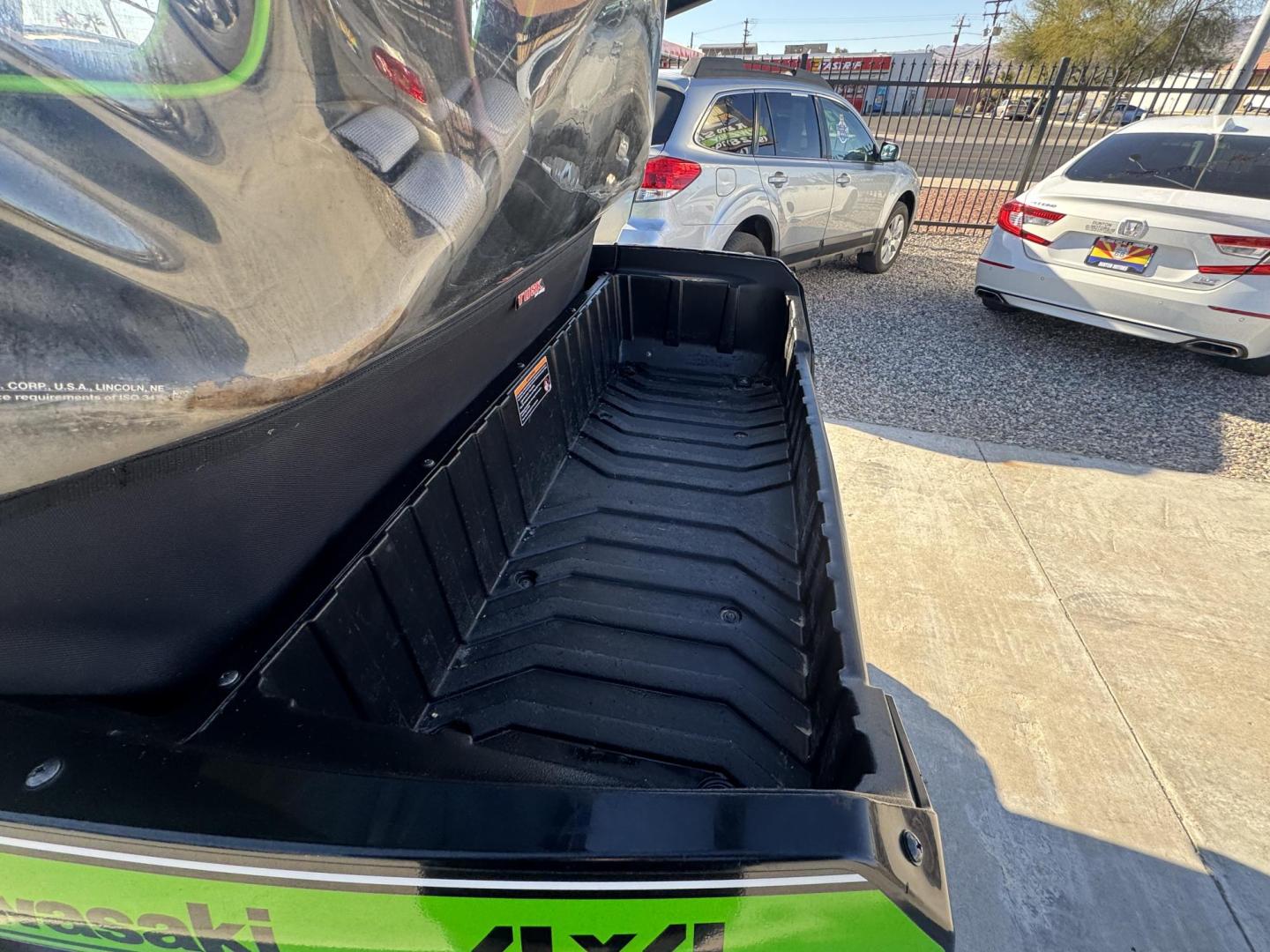 2018 green Kawasaki Teryx - (JKBRTCG12JB) , located at 2190 Hwy 95, Bullhead City, AZ, 86442, (928) 704-0060, 0.000000, 0.000000 - 1 owner lots of extras. hard top rear spare mount and carrier. 3 rear seats. seats 5. always garaged. - Photo#14