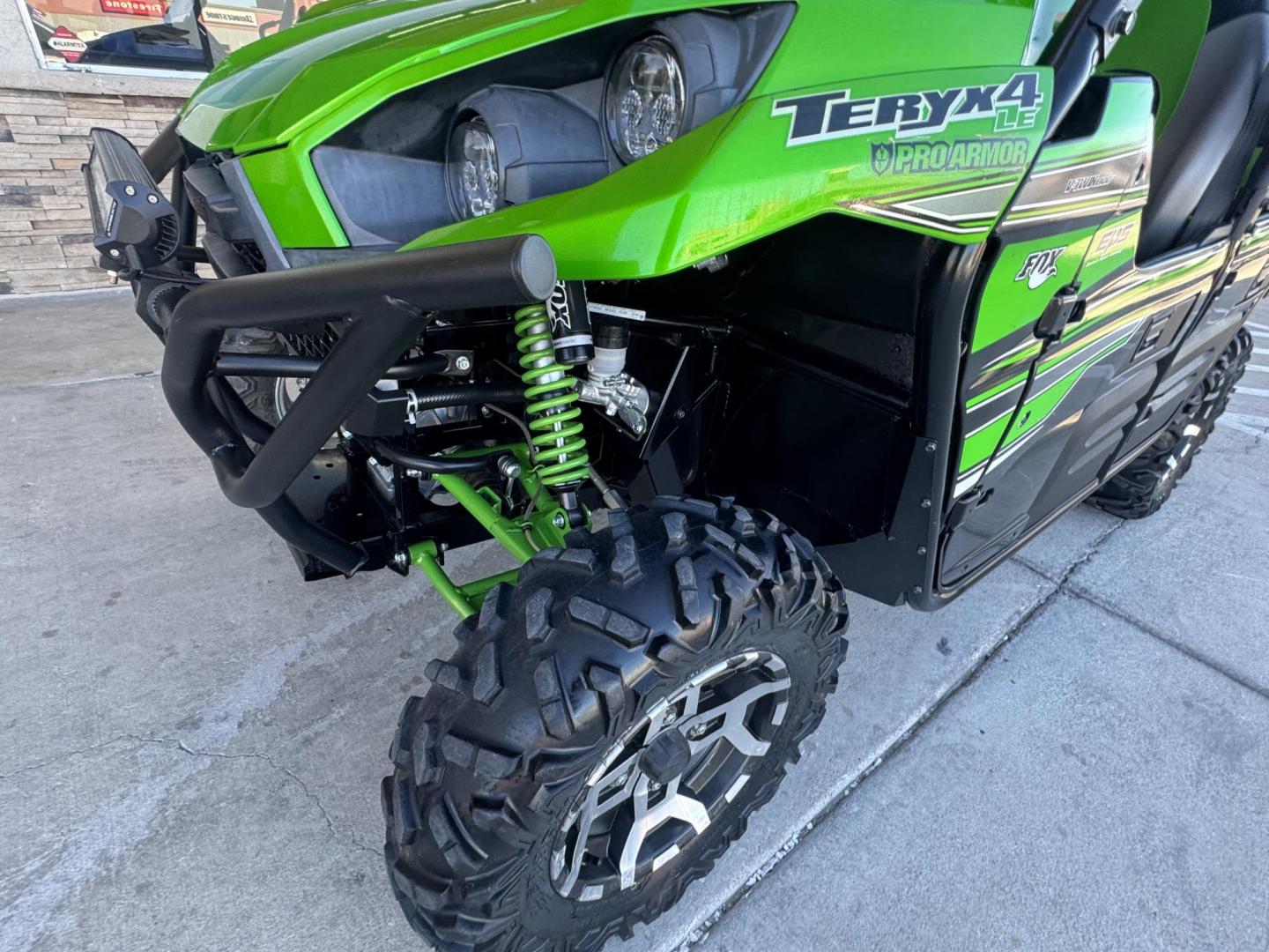 2018 green Kawasaki Teryx - (JKBRTCG12JB) , located at 2190 Hwy 95, Bullhead City, AZ, 86442, (928) 704-0060, 0.000000, 0.000000 - 1 owner lots of extras. hard top rear spare mount and carrier. 3 rear seats. seats 5. always garaged. - Photo#18