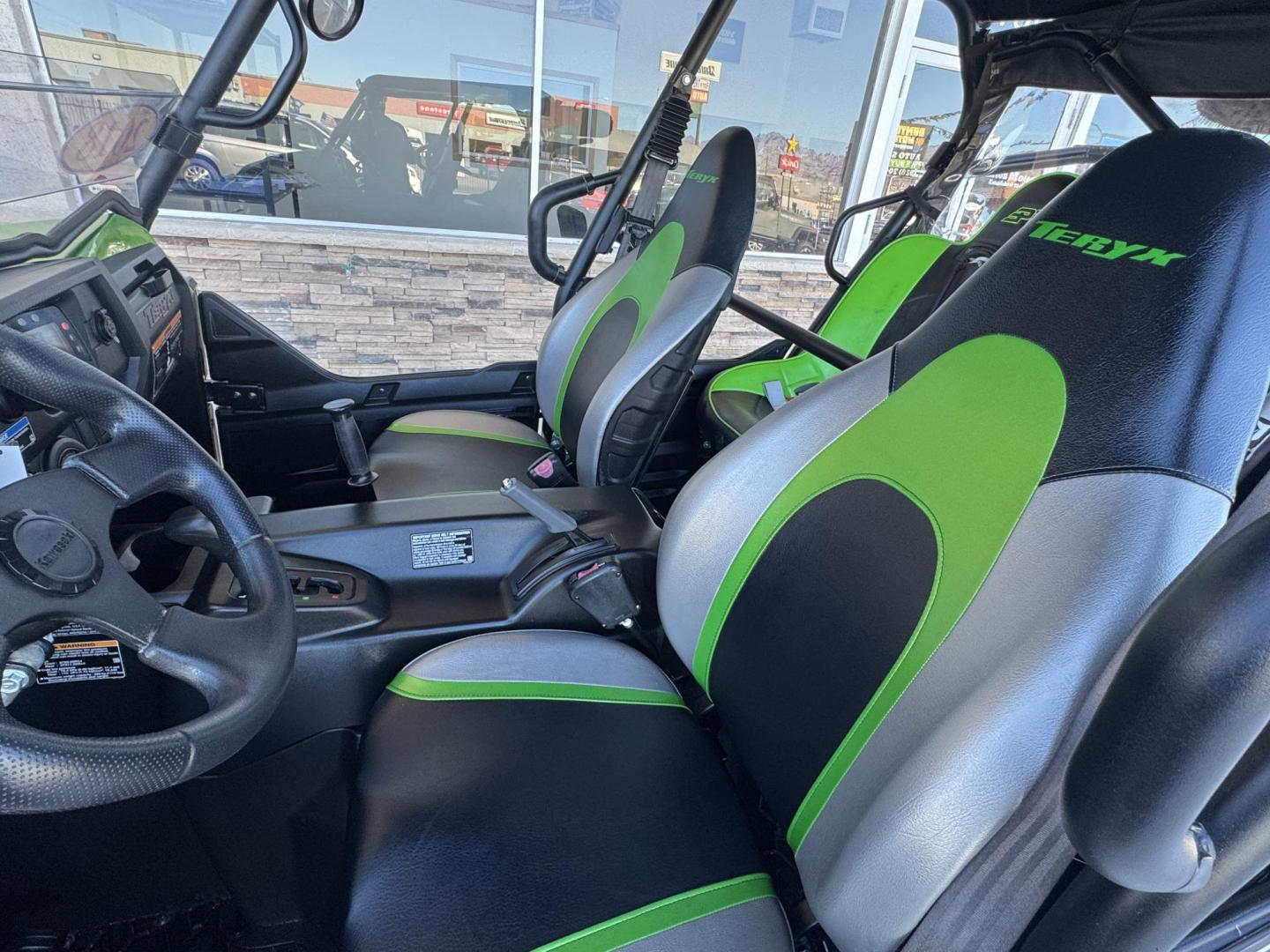 2018 green Kawasaki Teryx - (JKBRTCG12JB) , located at 2190 Hwy 95, Bullhead City, AZ, 86442, (928) 704-0060, 0.000000, 0.000000 - 1 owner lots of extras. hard top rear spare mount and carrier. 3 rear seats. seats 5. always garaged. - Photo#19