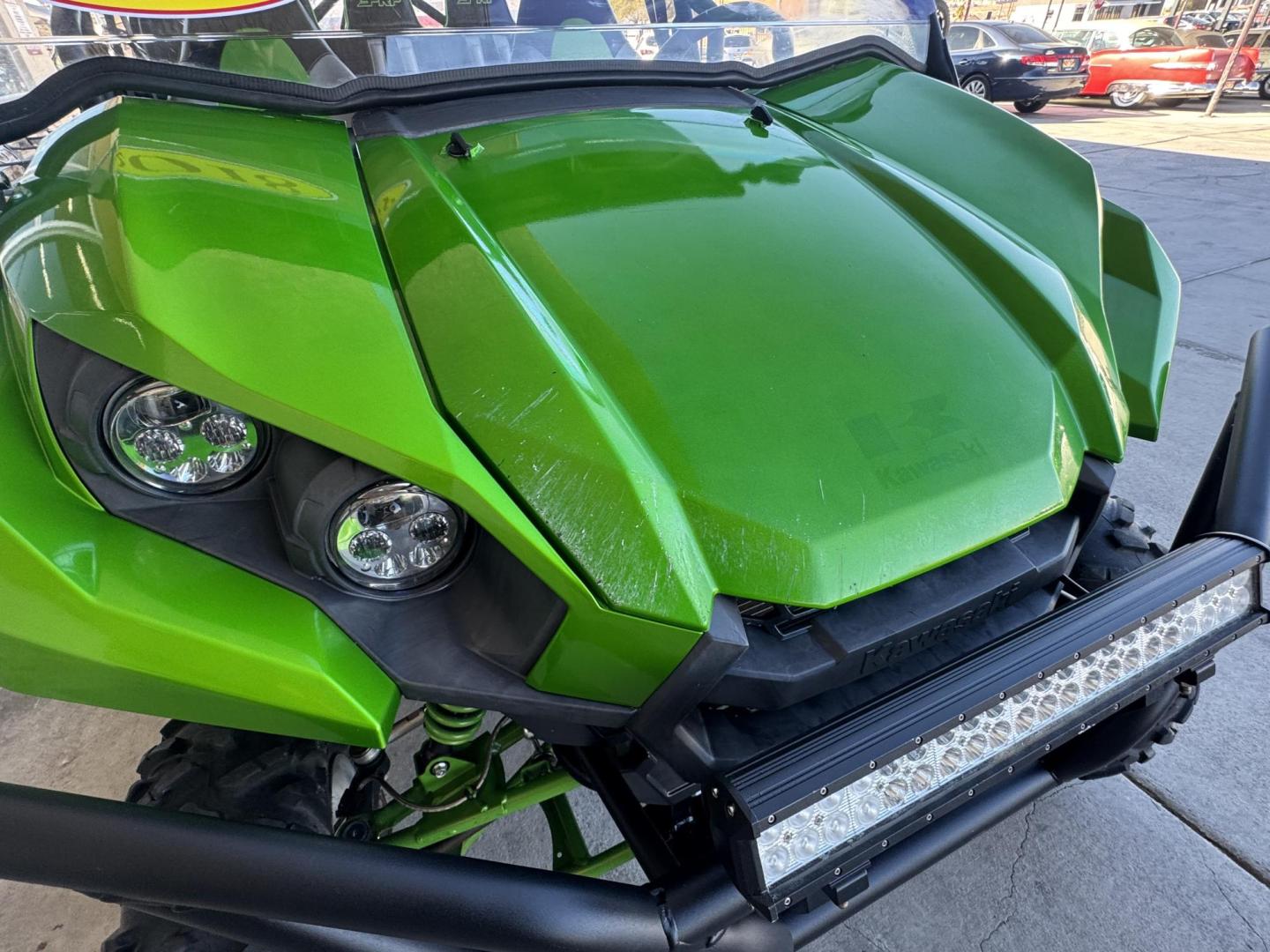 2018 green Kawasaki Teryx - (JKBRTCG12JB) , located at 2190 Hwy 95, Bullhead City, AZ, 86442, (928) 704-0060, 0.000000, 0.000000 - 1 owner lots of extras. hard top rear spare mount and carrier. 3 rear seats. seats 5. always garaged. - Photo#21