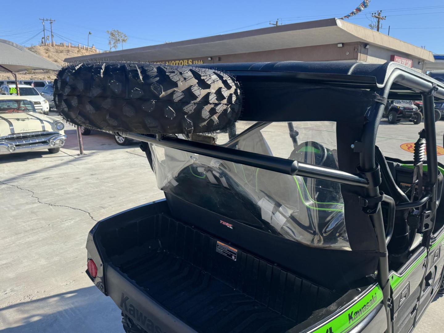 2018 green Kawasaki Teryx - (JKBRTCG12JB) , located at 2190 Hwy 95, Bullhead City, AZ, 86442, (928) 704-0060, 0.000000, 0.000000 - 1 owner lots of extras. hard top rear spare mount and carrier. 3 rear seats. seats 5. always garaged. - Photo#7
