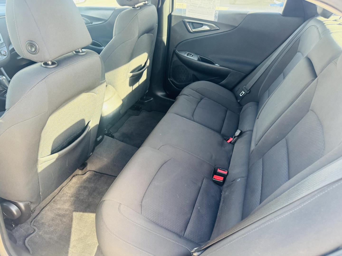 2018 blue Chevrolet Malibu LS (1G1ZB5ST2JF) with an 1.5L L4 DOHC 16V engine, 6A transmission, located at 2190 Hwy 95, Bullhead City, AZ, 86442, (928) 704-0060, 0.000000, 0.000000 - 2018 Malibu LA. 1 owner . Only 52k miles . We finance . Free warranty - Photo#19