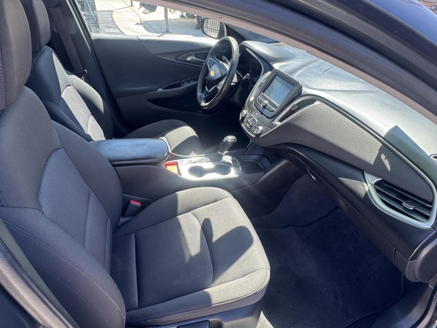 2018 blue Chevrolet Malibu LS (1G1ZB5ST2JF) with an 1.5L L4 DOHC 16V engine, 6A transmission, located at 2190 Hwy 95, Bullhead City, AZ, 86442, (928) 704-0060, 0.000000, 0.000000 - 2018 Malibu LA. 1 owner . Only 52k miles . We finance . Free warranty - Photo#23