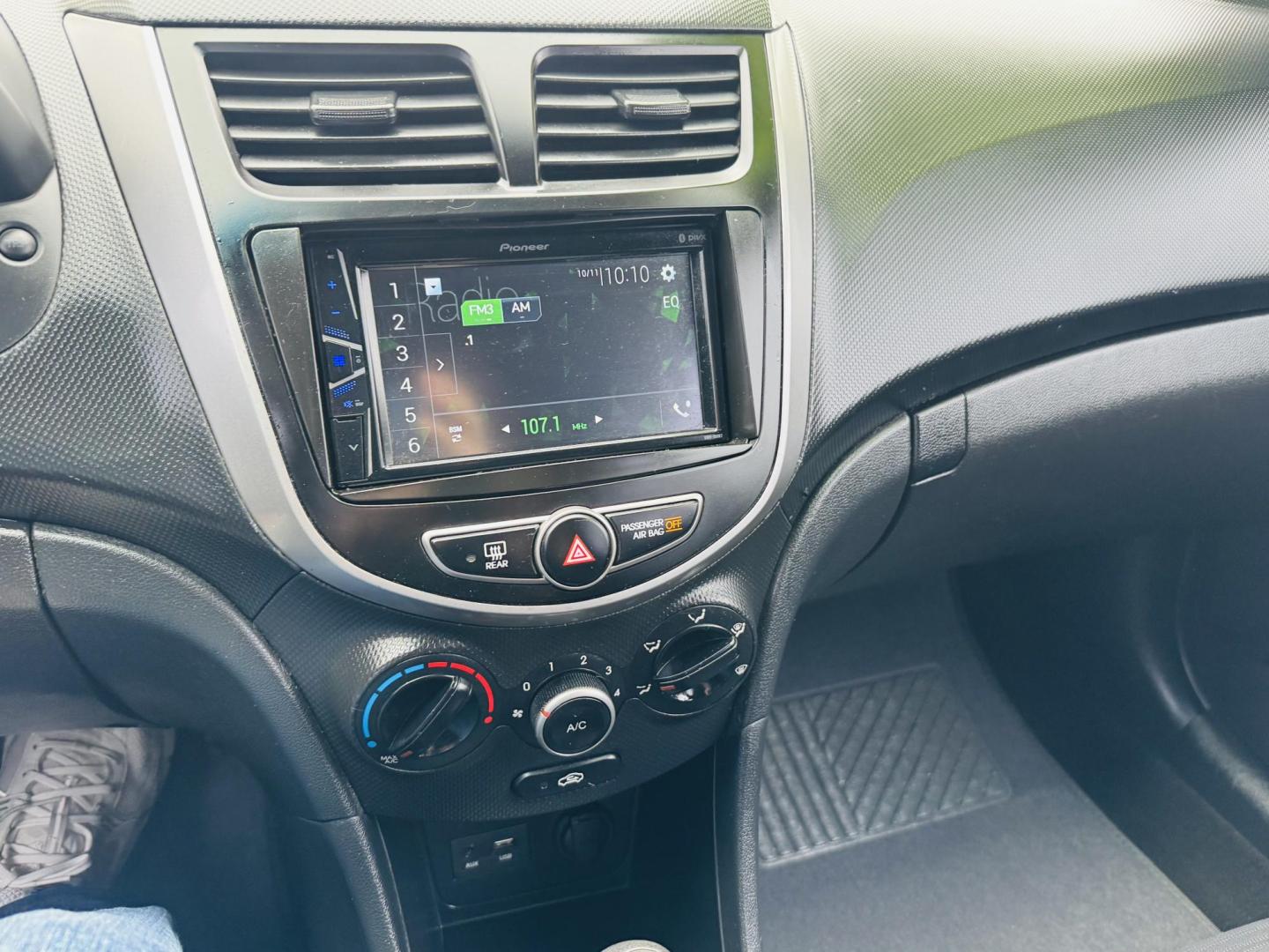 2016 grey Hyundai Accent SE 5-Door 6A (KMHCT5AEXGU) with an 1.6L L4 DOHC 16V engine, 6A transmission, located at 2190 Hwy 95, Bullhead City, AZ, 86442, (928) 704-0060, 0.000000, 0.000000 - 2016 hyundai accent Se. Brand new tires. completely serviced . 118k miles. in house financing available. - Photo#9