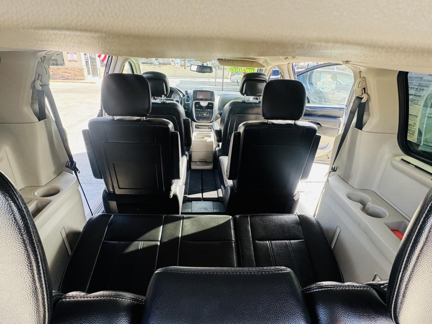 2013 grey Chrysler Town & Country Touring-L (2C4RC1CGXDR) with an 3.6L V6 DOHC 24V engine, 6-Speed Automatic transmission, located at 2190 Hwy 95, Bullhead City, AZ, 86442, (928) 704-0060, 0.000000, 0.000000 - 1 owner . Leather 3 tvs , dvd player . Backup camera . Fully loaded. Power side doors . Power 3 rd row seat . Headphones . Fully loaded . 2 sets of keys owners Manual . Free CARFAX . Free warranty . Arizona van excellent condition. - Photo#10