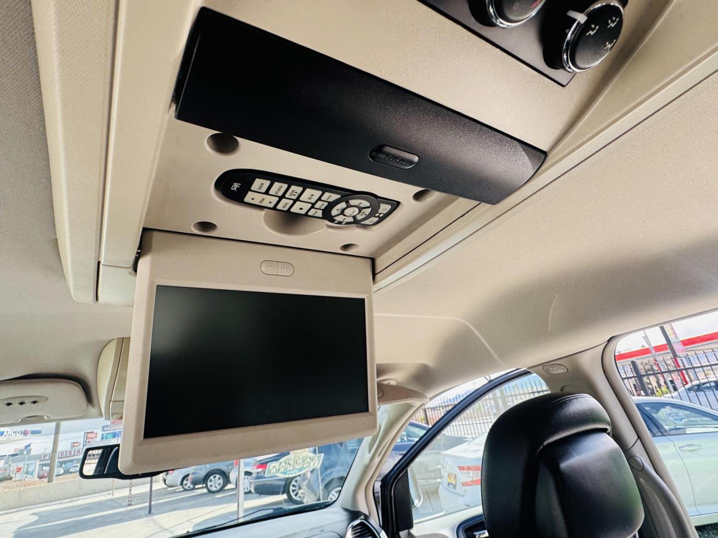 2013 grey Chrysler Town & Country Touring-L (2C4RC1CGXDR) with an 3.6L V6 DOHC 24V engine, 6-Speed Automatic transmission, located at 2190 Hwy 95, Bullhead City, AZ, 86442, (928) 704-0060, 0.000000, 0.000000 - 1 owner . Leather 3 tvs , dvd player . Backup camera . Fully loaded. Power side doors . Power 3 rd row seat . Headphones . Fully loaded . 2 sets of keys owners Manual . Free CARFAX . Free warranty . Arizona van excellent condition. - Photo#12
