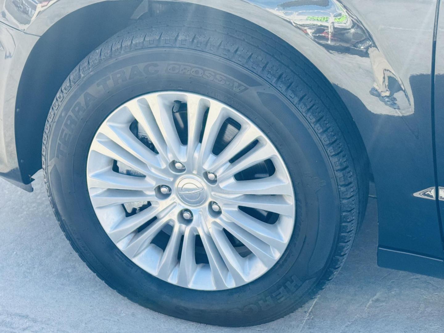 2013 grey Chrysler Town & Country Touring-L (2C4RC1CGXDR) with an 3.6L V6 DOHC 24V engine, 6-Speed Automatic transmission, located at 2190 Hwy 95, Bullhead City, AZ, 86442, (928) 704-0060, 0.000000, 0.000000 - 1 owner . Leather 3 tvs , dvd player . Backup camera . Fully loaded. Power side doors . Power 3 rd row seat . Headphones . Fully loaded . 2 sets of keys owners Manual . Free CARFAX . Free warranty . Arizona van excellent condition. - Photo#4