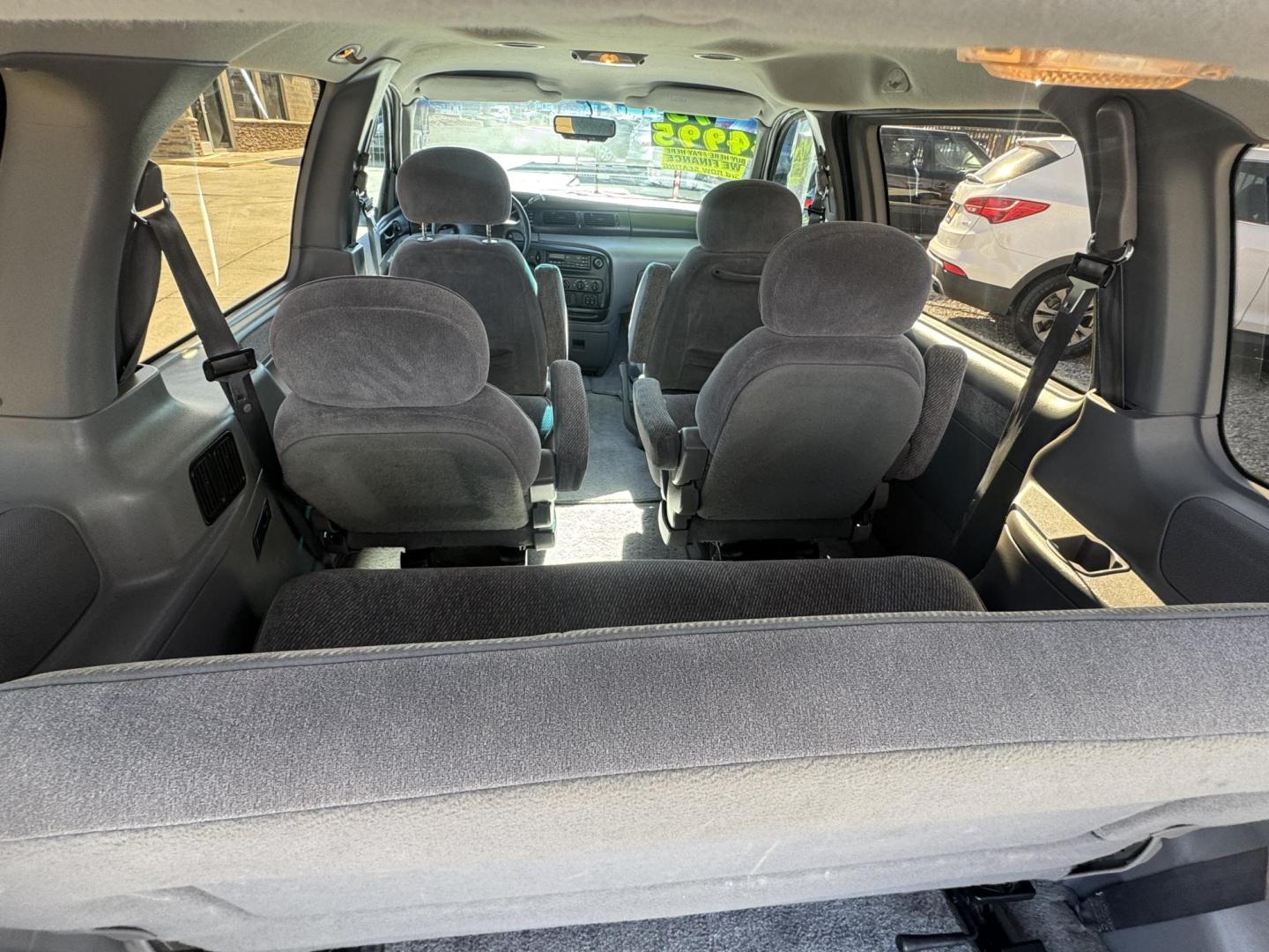 1995 White Ford Windstar GL (2FMDA5146SB) with an 3.8L V6 OHV 12V engine, 4-Speed Automatic Overdrive transmission, located at 2190 Hwy 95, Bullhead City, AZ, 86442, (928) 704-0060, 0.000000, 0.000000 - 1995 ford Windstar LX. In very good condition cold ac power windows locks free CARFAX free warranty . In house financing new tires . 3.8v6 engine - Photo#4