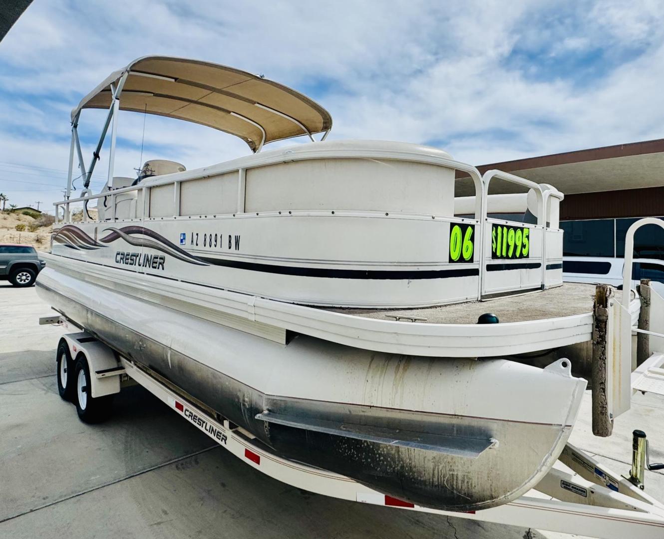 2006 White Crestliner 2485 LX , located at 2190 Hwy 95, Bullhead City, AZ, 86442, (928) 704-0060, 0.000000, 0.000000 - 2006 Crestliner pontoon . 115 4 stroke mercury engine . 24ft . Has cover . Just serviced . New tires on trailer . Runs great - Photo#0