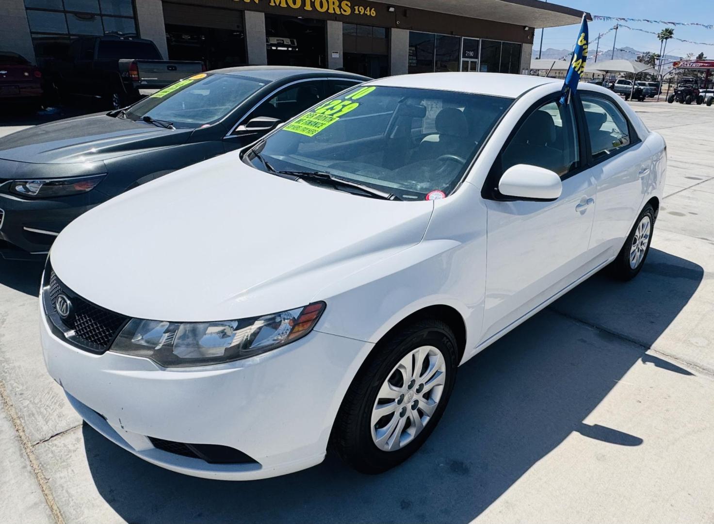 2010 White Kia Forte LX , located at 2190 Hwy 95, Bullhead City, AZ, 86442, (928) 704-0060, 0.000000, 0.000000 - 2010 Kia Forte LX. automatic . power windows locks. free carfax. free warranty. 121k miles. in house financing . buy here pay here we fiance. ice cold a/c. new tires. - Photo#1