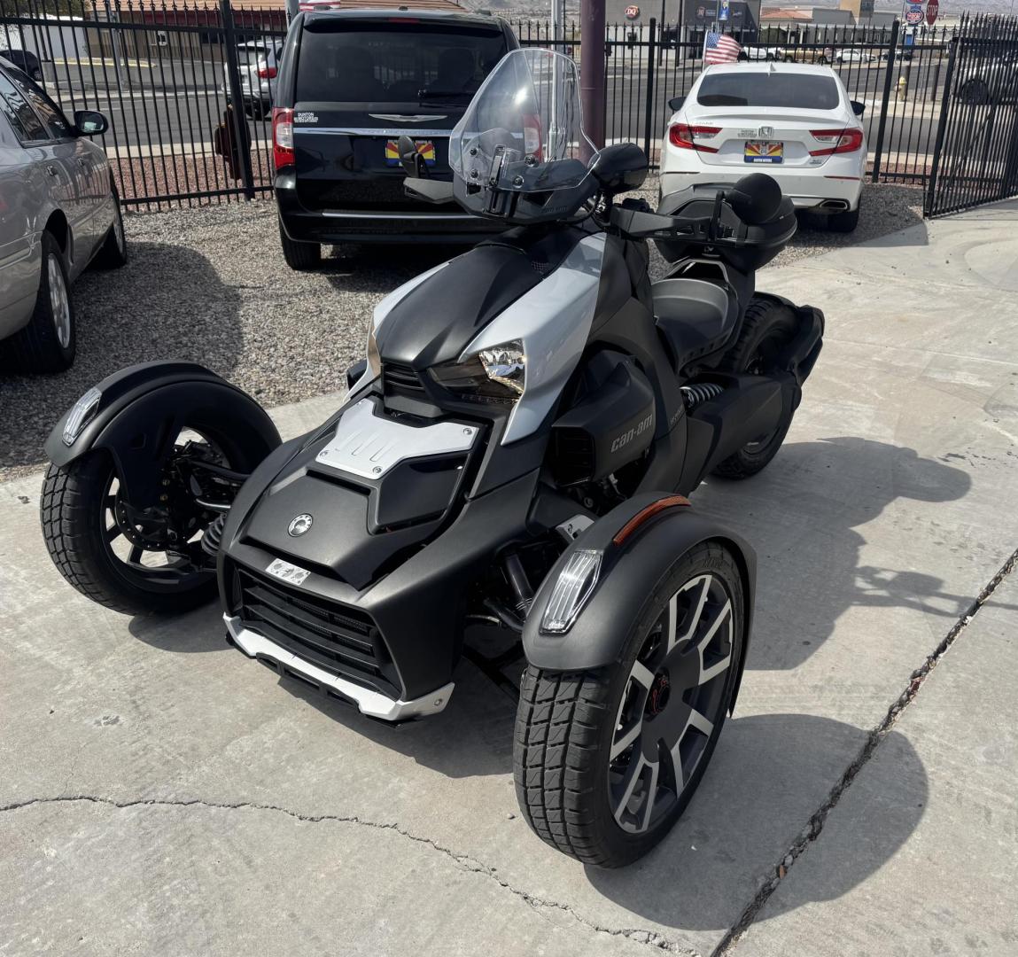 2020 Black Can-Am Ryker Rally Edition - (3JB2GEG20LJ) , located at 2190 Hwy 95, Bullhead City, AZ, 86442, (928) 704-0060, 0.000000, 0.000000 - On consignment this super clean 1 owner 2020 Canam Ryker only 818 miles 900cc. Super clean lots of extras . Clear az title - Photo#10