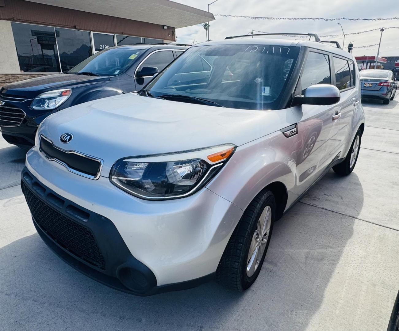 2015 Silver Kia Soul Base (KNDJN2A20F7) with an 1.6L L4 DOHC 16V engine, located at 2190 Hwy 95, Bullhead City, AZ, 86442, (928) 704-0060, 0.000000, 0.000000 - Photo#0