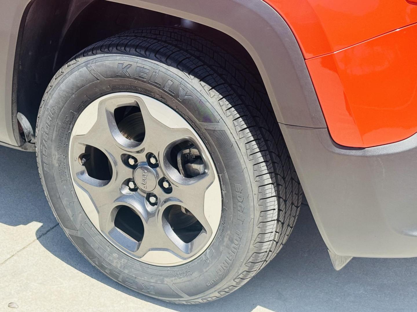 2017 Orange metallic Jeep Renegade Sport 4WD (ZACCJBAB1HP) with an 2.4L L4 DOHC 16V engine, 6M transmission, located at 2190 Hwy 95, Bullhead City, AZ, 86442, (928) 704-0060, 0.000000, 0.000000 - 1 owner. clean carfax. 4 wheel drive. financing available. free warranty. - Photo#5