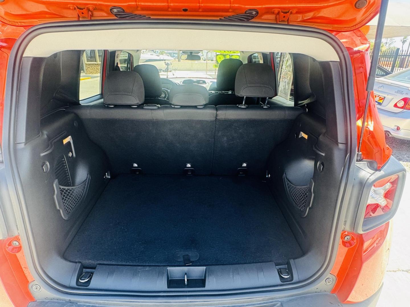 2017 Orange metallic Jeep Renegade Sport 4WD (ZACCJBAB1HP) with an 2.4L L4 DOHC 16V engine, 6M transmission, located at 2190 Hwy 95, Bullhead City, AZ, 86442, (928) 704-0060, 0.000000, 0.000000 - 1 owner. clean carfax. 4 wheel drive. financing available. free warranty. - Photo#8