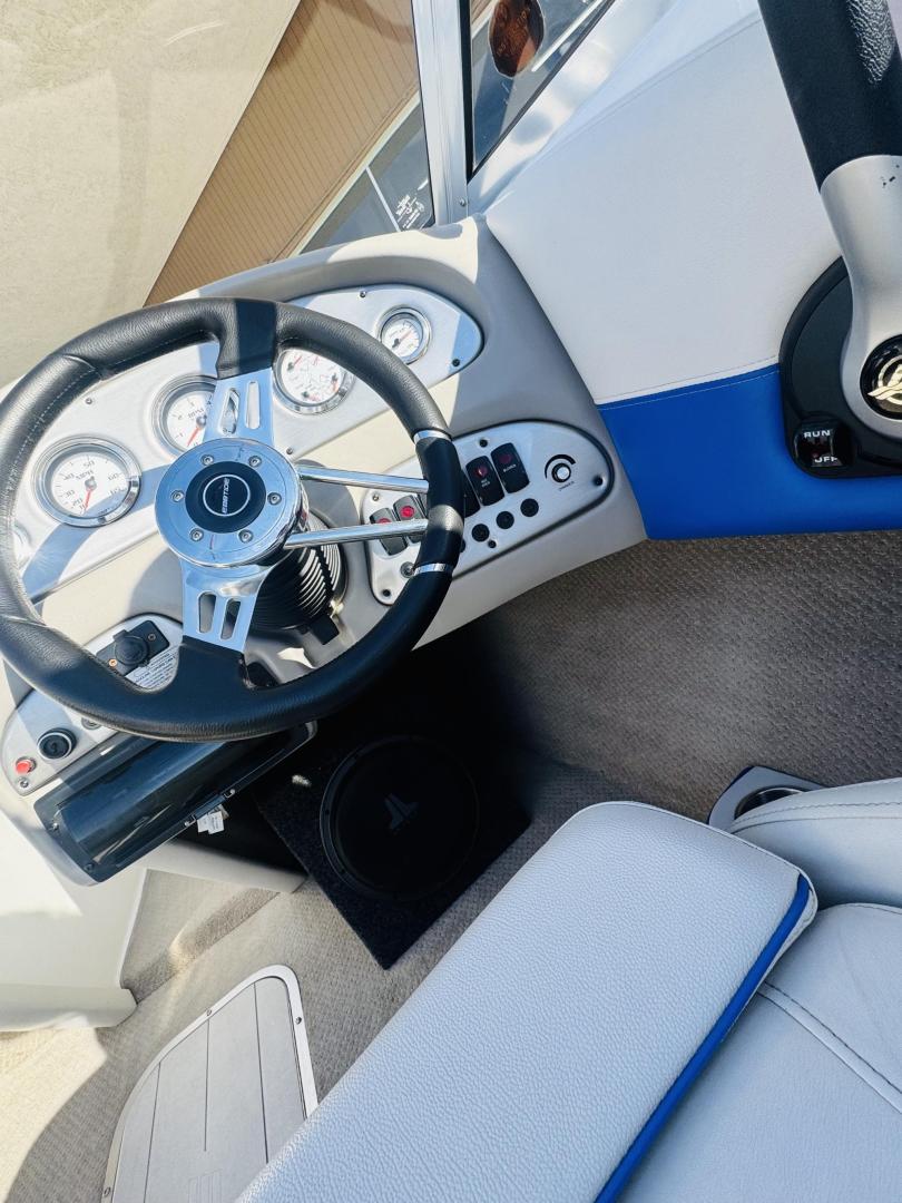 2007 White Ebbtide 180 SE , located at 2190 Hwy 95, Bullhead City, AZ, 86442, (928) 704-0060, 0.000000, 0.000000 - 2007 Ebbtide Boat 180. super clean . Only 160 hours. Bimini top. Full cover for boat. new battery recently serviced. free and clear title. ready for the lake. lots of extras. Mercury engine. clean clean - Photo#11